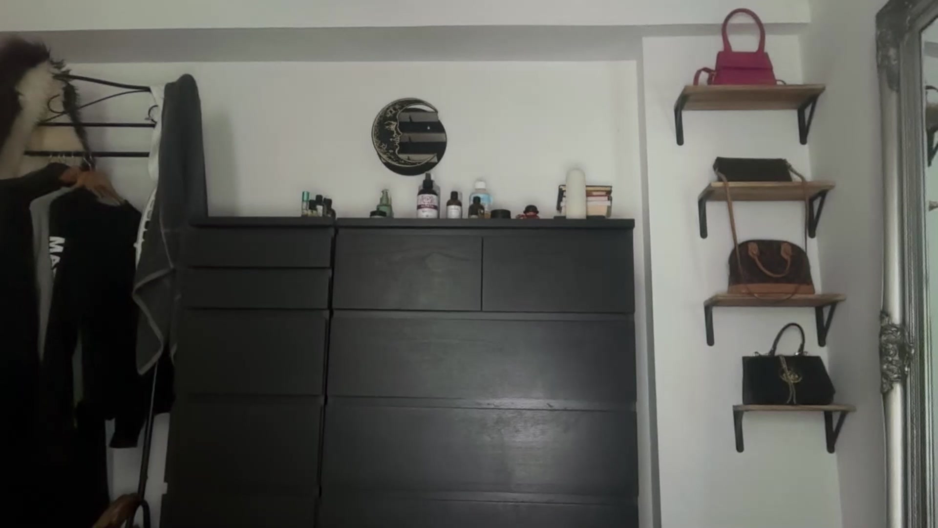 Gallery image thumbnail from Jade_Noir53's myfreecams stream on, 10/03/2025, 17:04 image 3 of 20