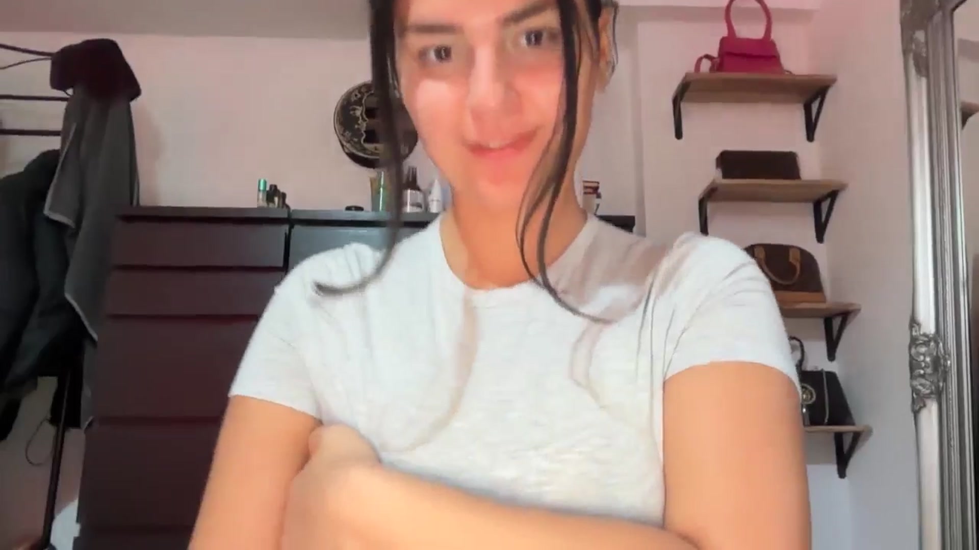 Gallery image thumbnail from Jade_Noir53's myfreecams stream on, 10/23/2025, 18:27 image 13 of 20