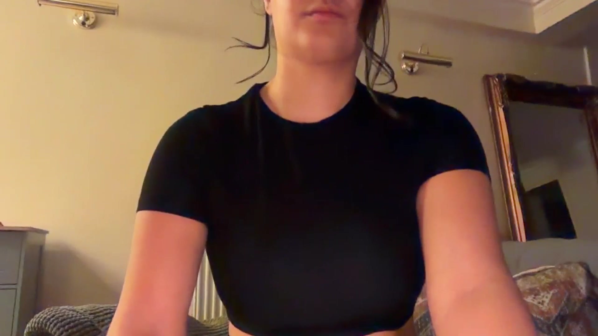 Gallery image thumbnail from Jade_Noir53's myfreecams stream on, 11/08/2025, 19:50 image 14 of 20
