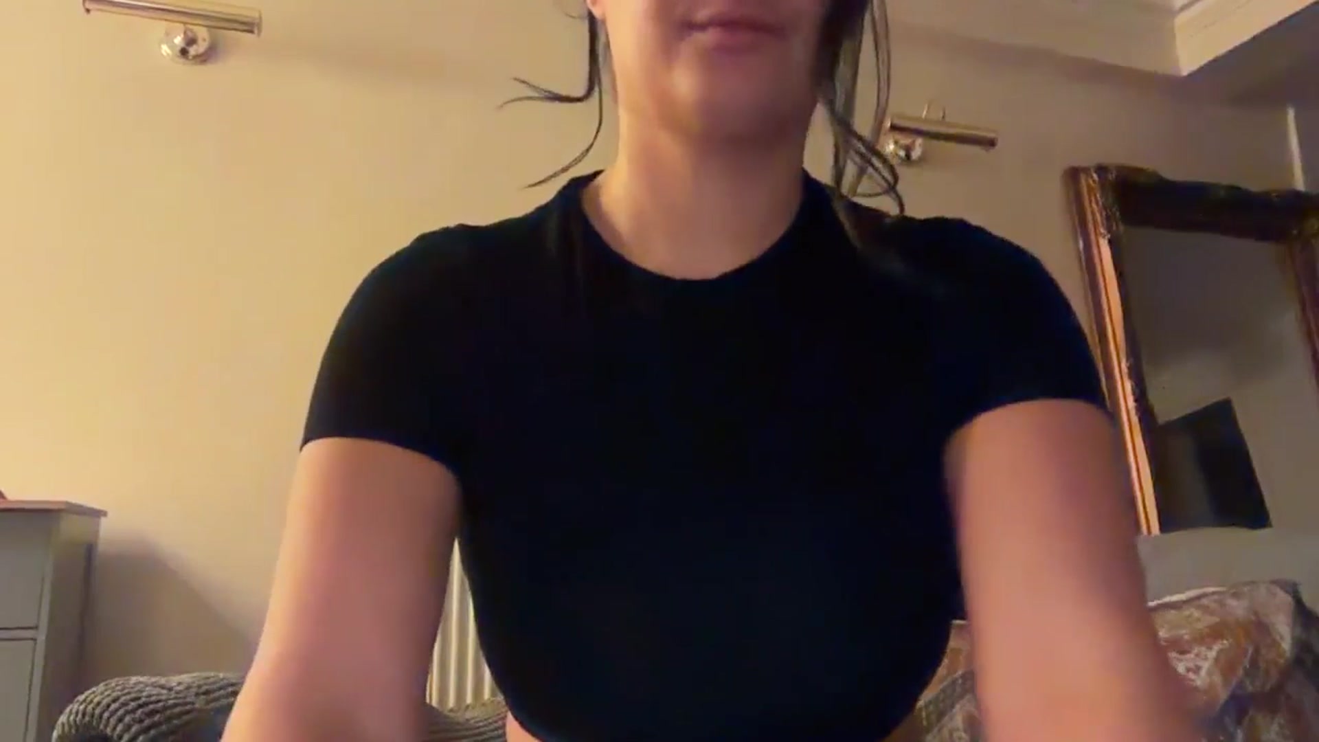 Gallery image thumbnail from Jade_Noir53's myfreecams stream on, 11/08/2025, 19:50 image 15 of 20