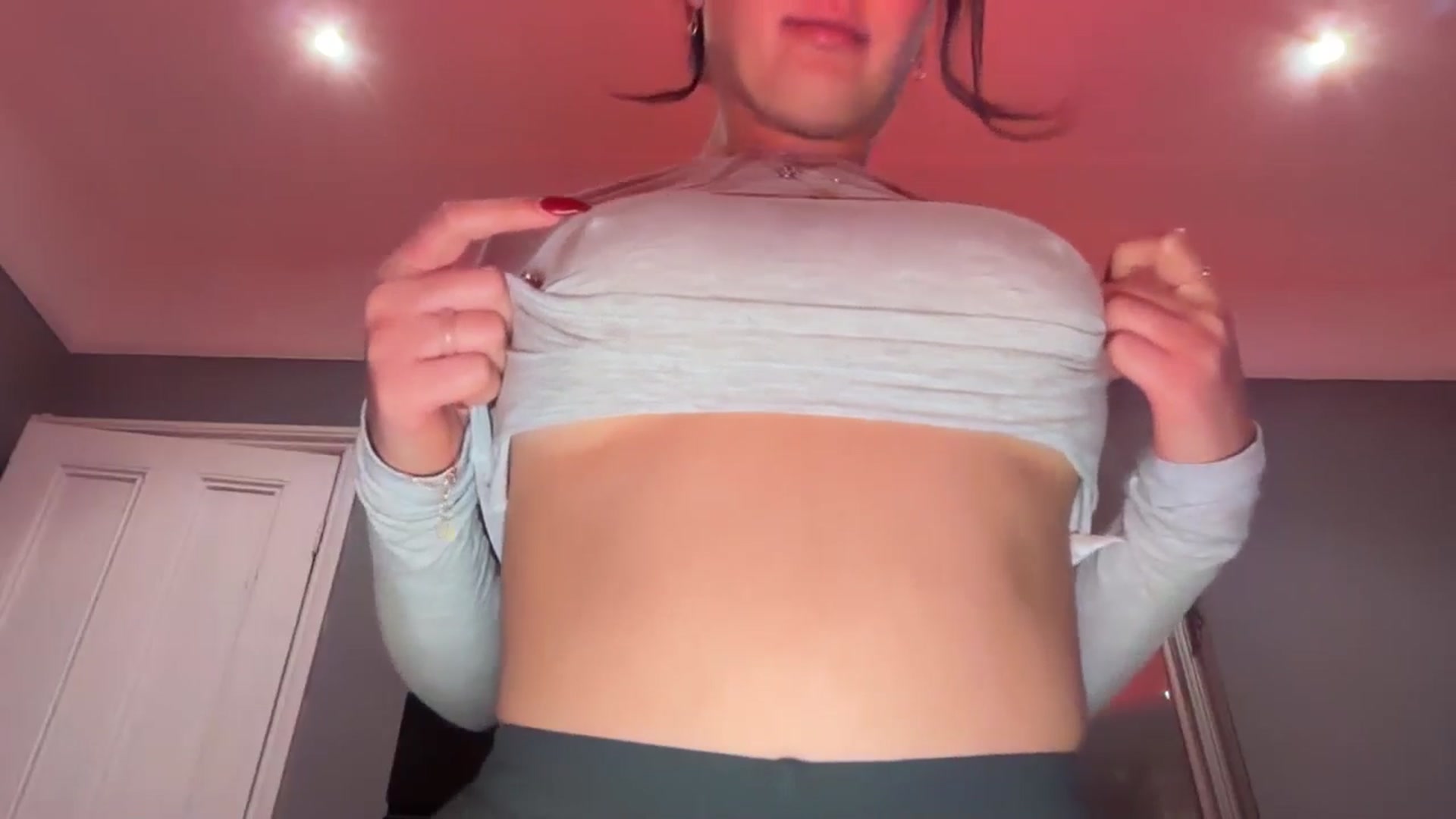 Gallery image thumbnail from Jade_Noir53's myfreecams stream on, 01/03/2026, 20:19 image 5 of 20