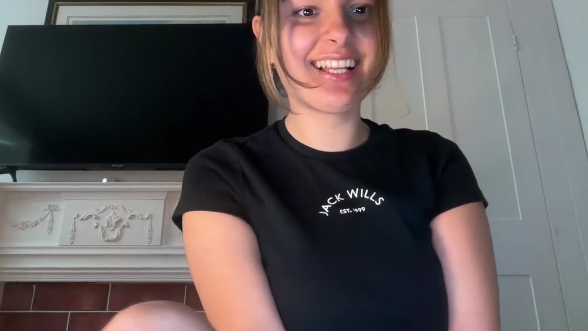 Gallery image thumbnail from Jade_Noir53's myfreecams stream on, 03/27/2026, 16:42 image 2 of 20
