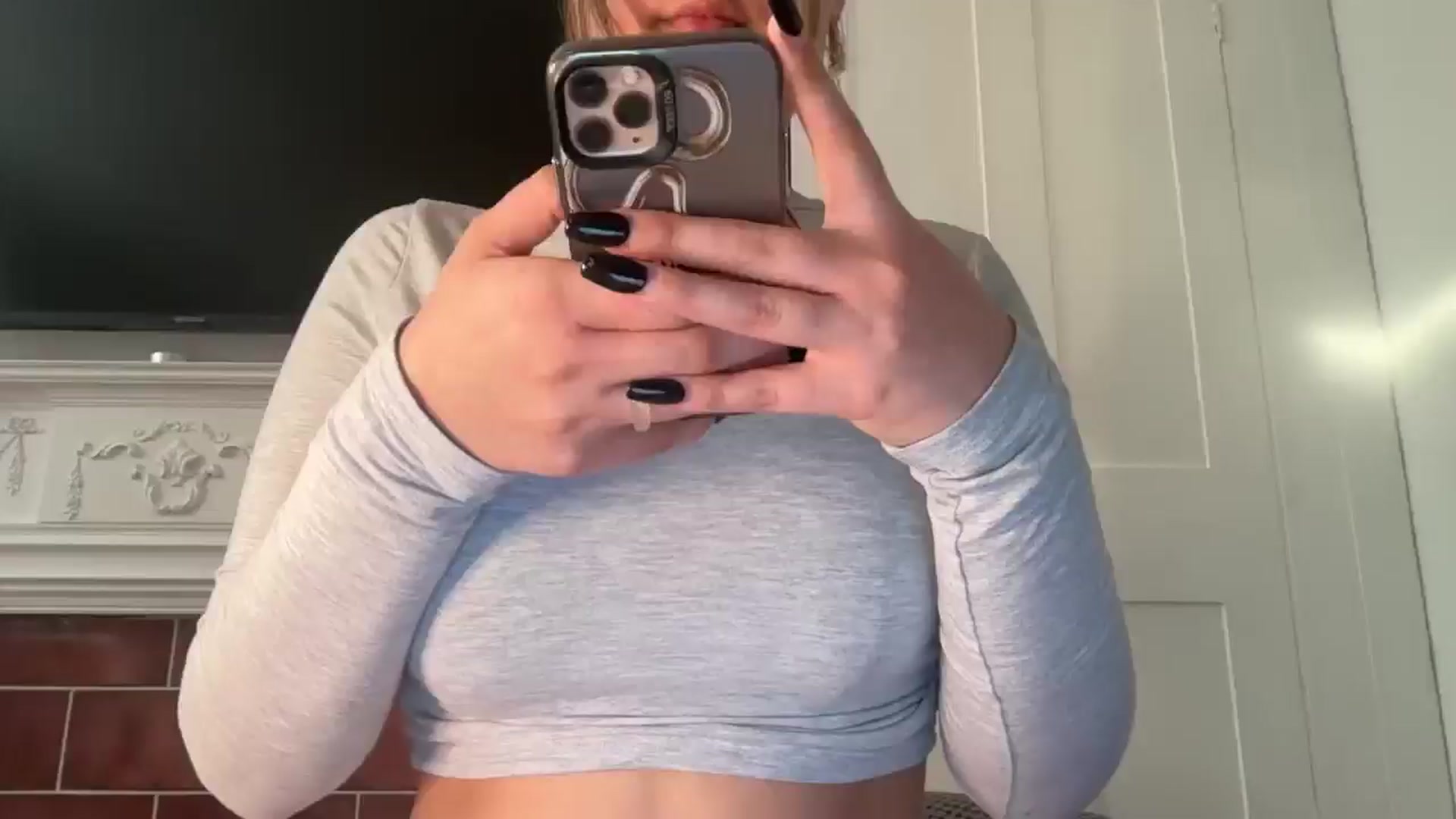 Gallery image thumbnail from Jade_Noir53's myfreecams stream on, 03/28/2026, 17:51 image 19 of 20