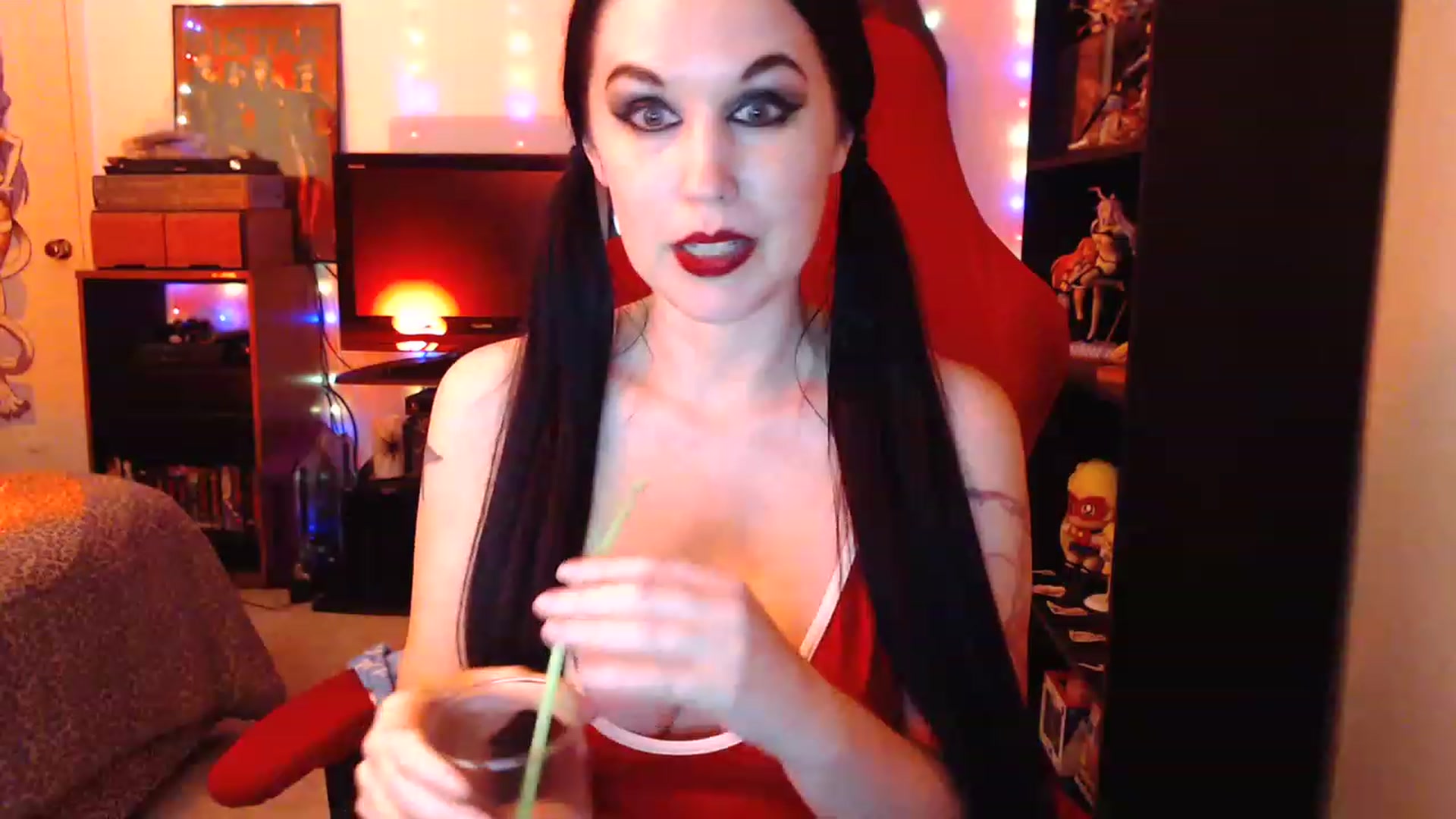 Gallery image thumbnail from Jade_Starr's myfreecams stream on, 12/24/2022, 03:45 image 12 of 20