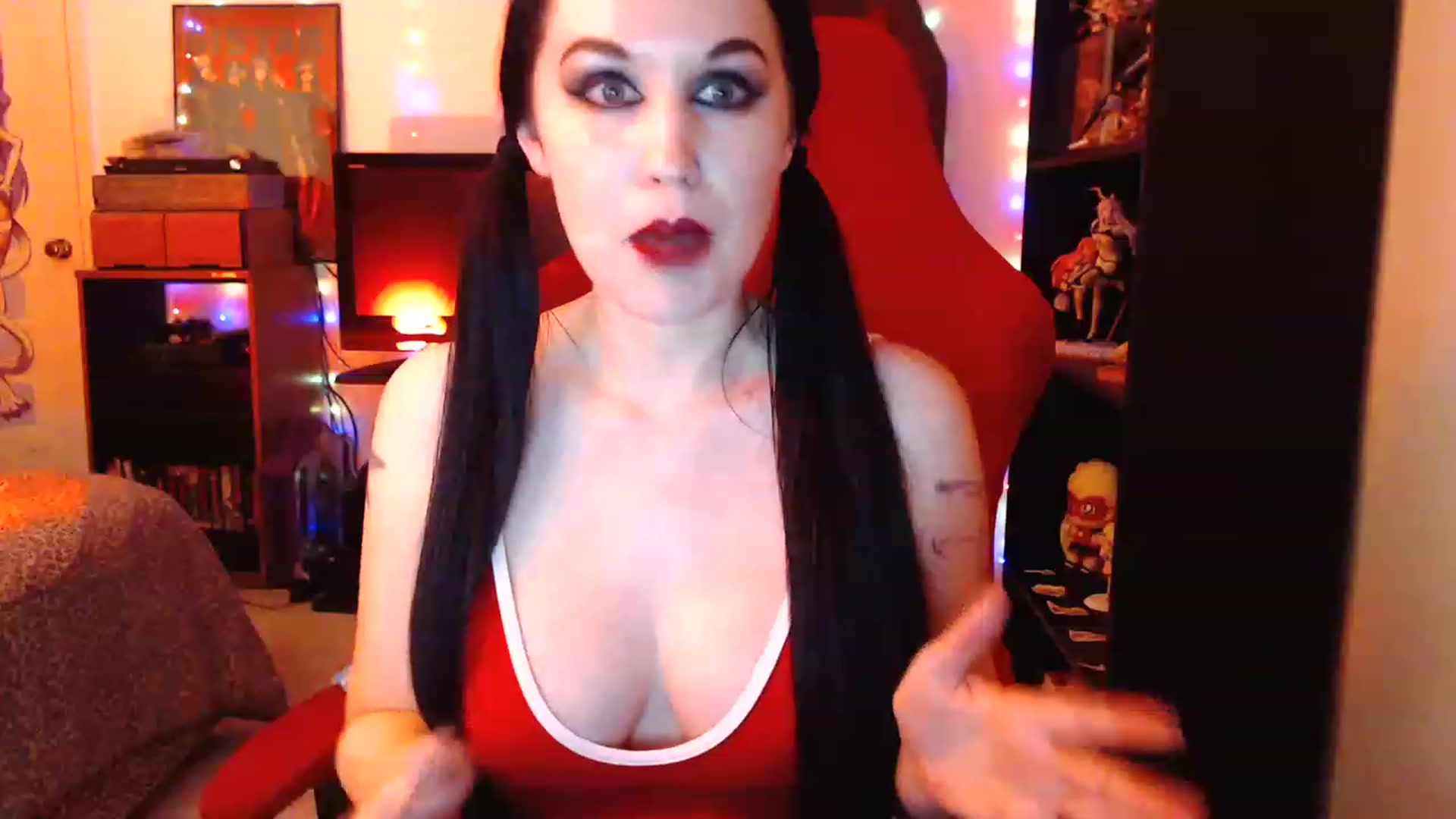 Gallery image thumbnail from Jade_Starr's myfreecams stream on, 12/24/2022, 03:45 image 13 of 20