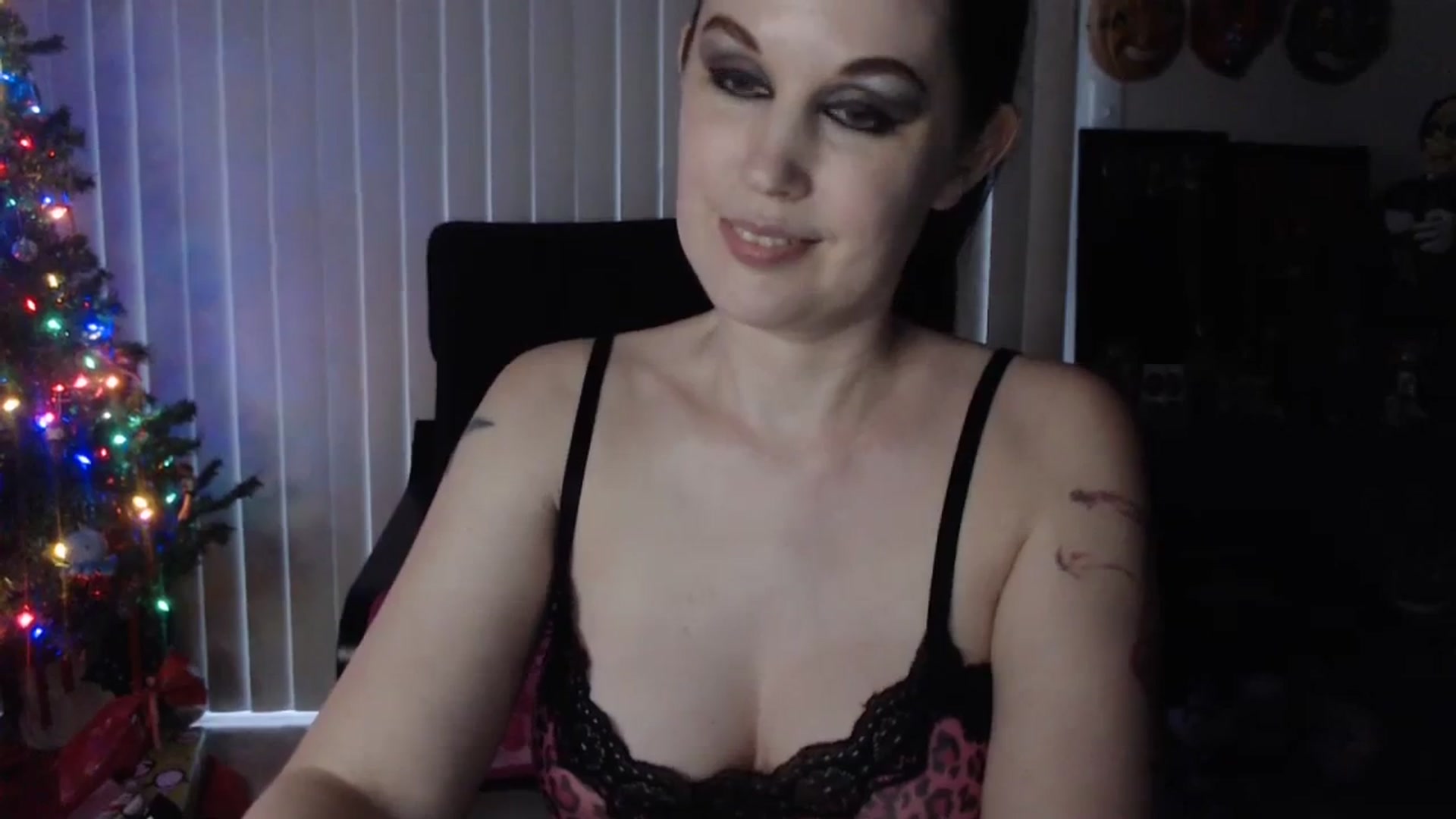 Gallery image thumbnail from Jade_Starr's myfreecams stream on, 11/27/2023, 12:21 image 7 of 20
