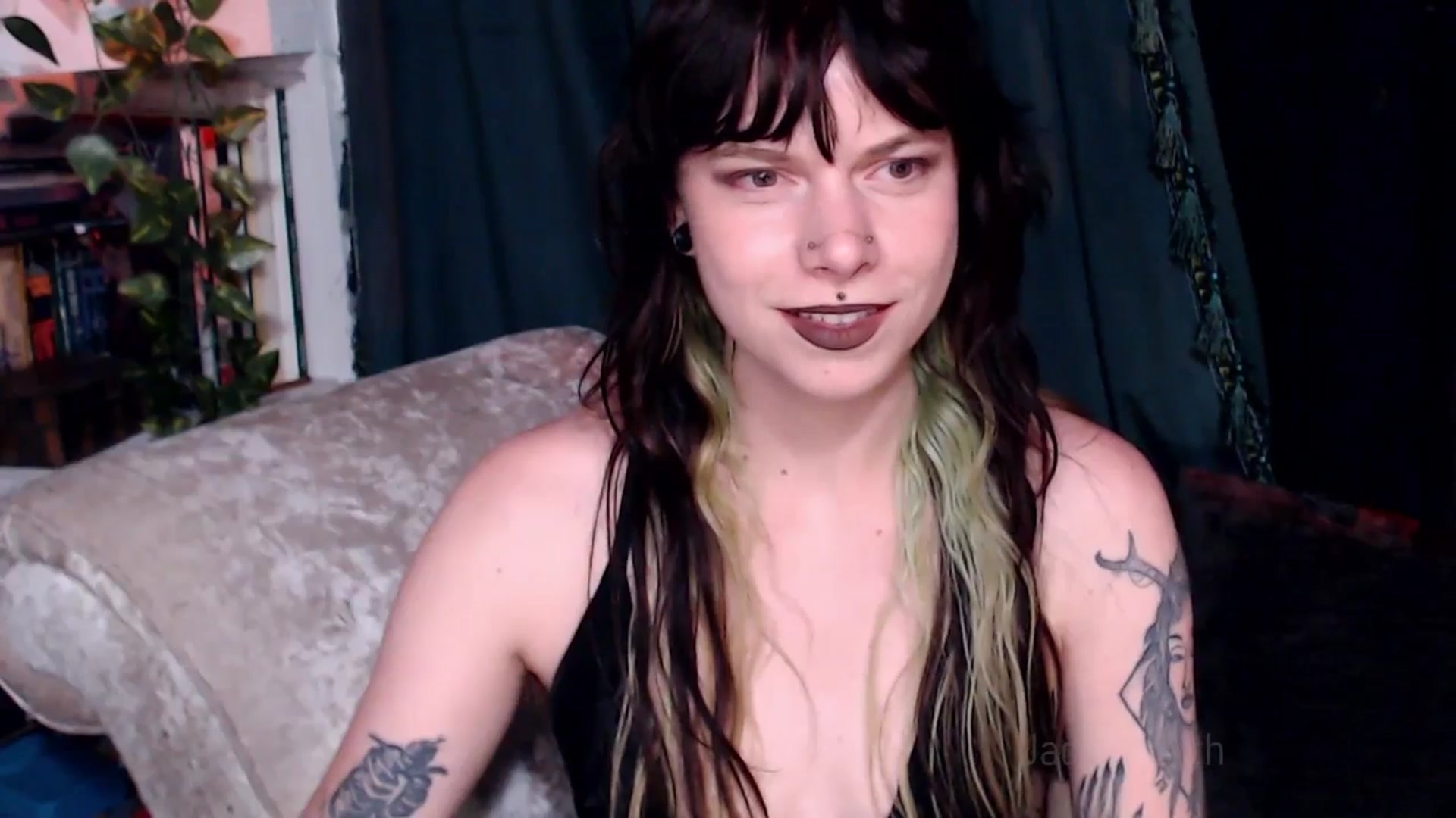 Gallery image thumbnail from Jade_Wraith's myfreecams stream on, 09/19/2025, 06:24 image 4 of 20