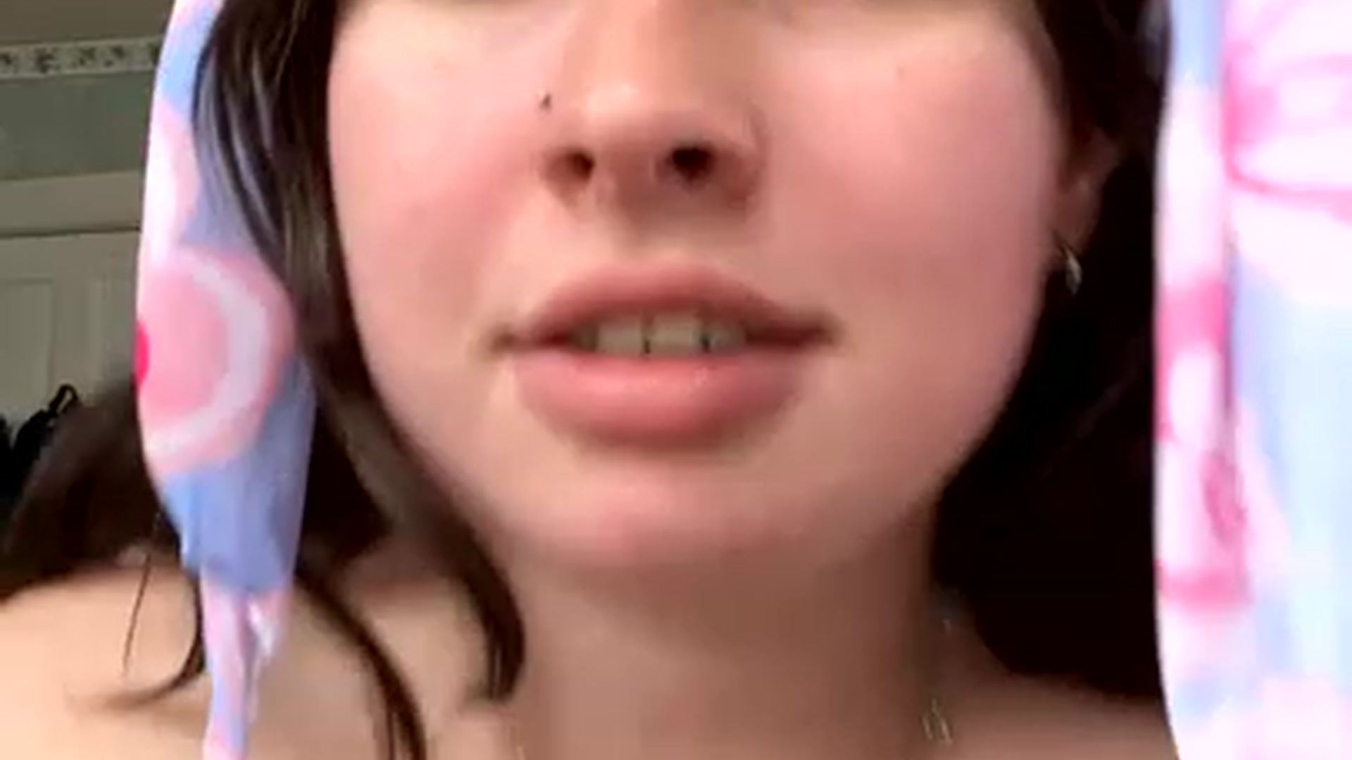 Gallery image thumbnail from Jade_babe69's myfreecams stream on, 04/06/2023, 18:22 image 13 of 20