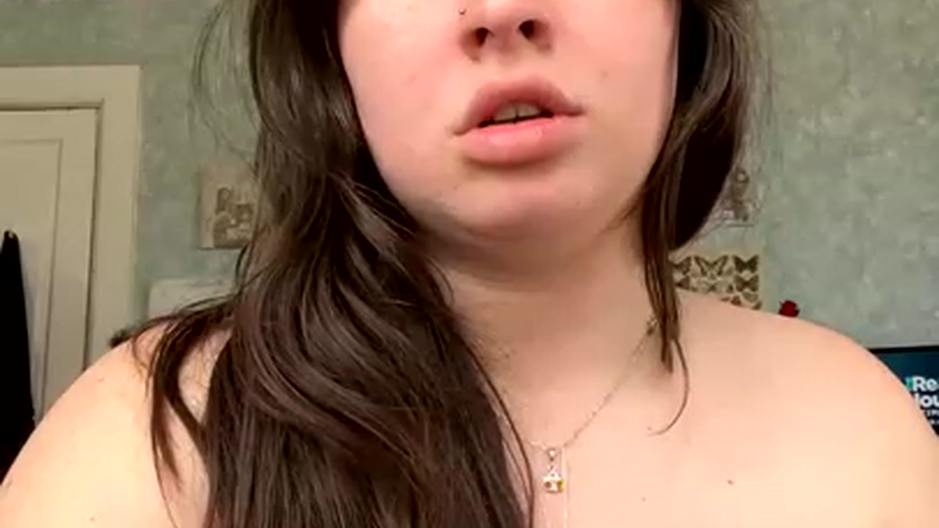 Gallery image thumbnail from Jade_babe69's myfreecams stream on, 04/06/2023, 18:27 image 8 of 20