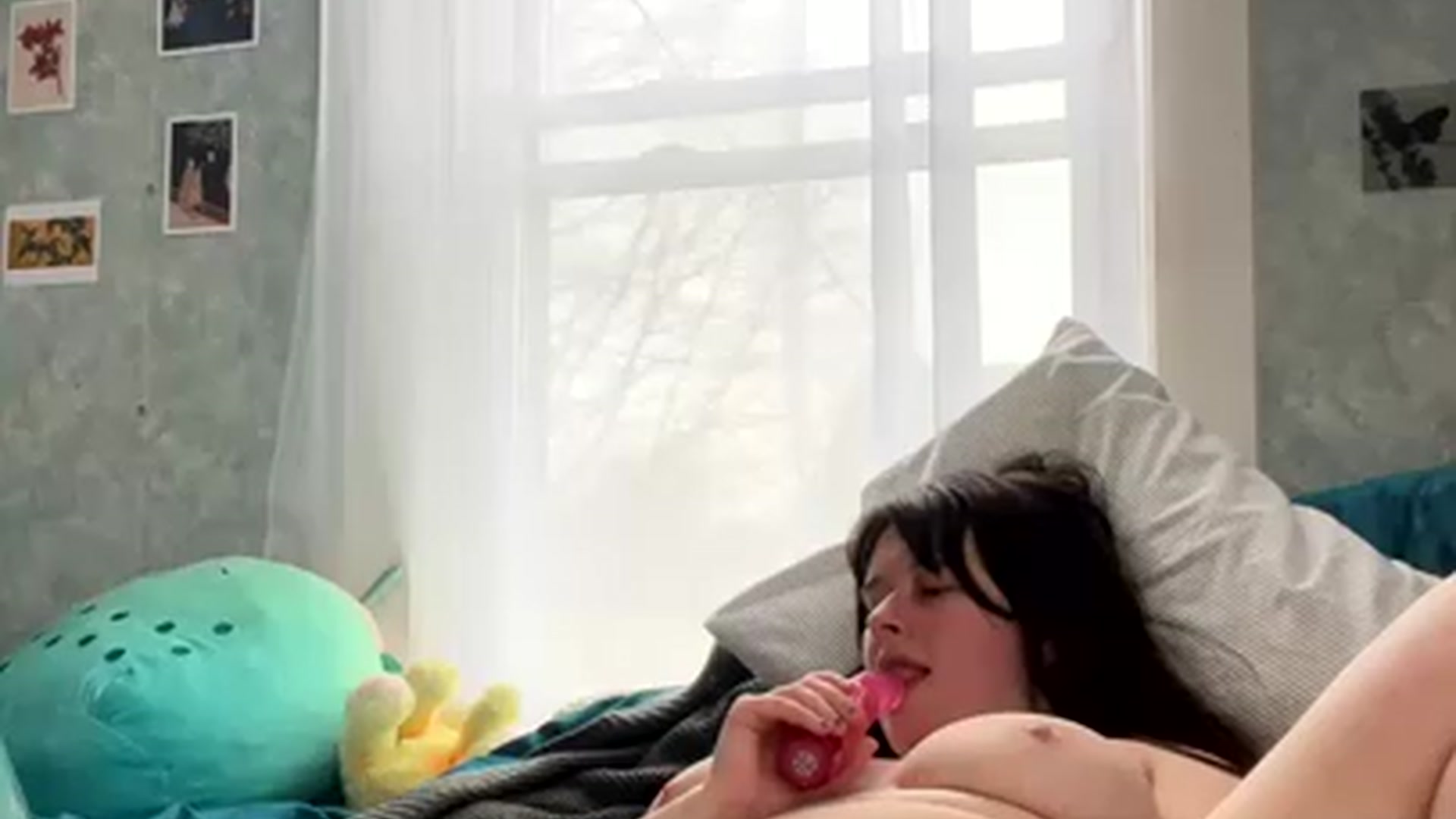 Gallery image thumbnail from Jade_babe69's myfreecams stream on, 04/06/2023, 18:58 image 18 of 20