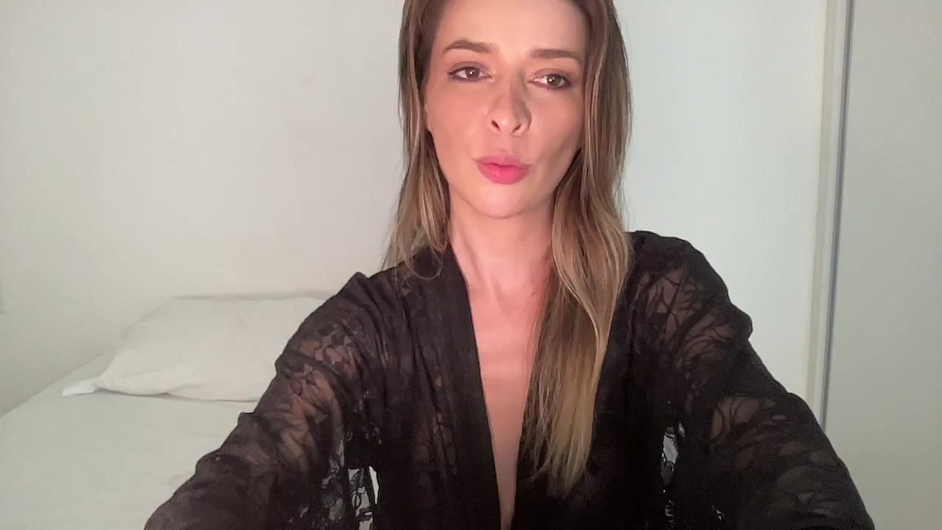 Gallery image thumbnail from Jade_violeta's myfreecams stream on, 12/16/2024, 20:13 image 3 of 20