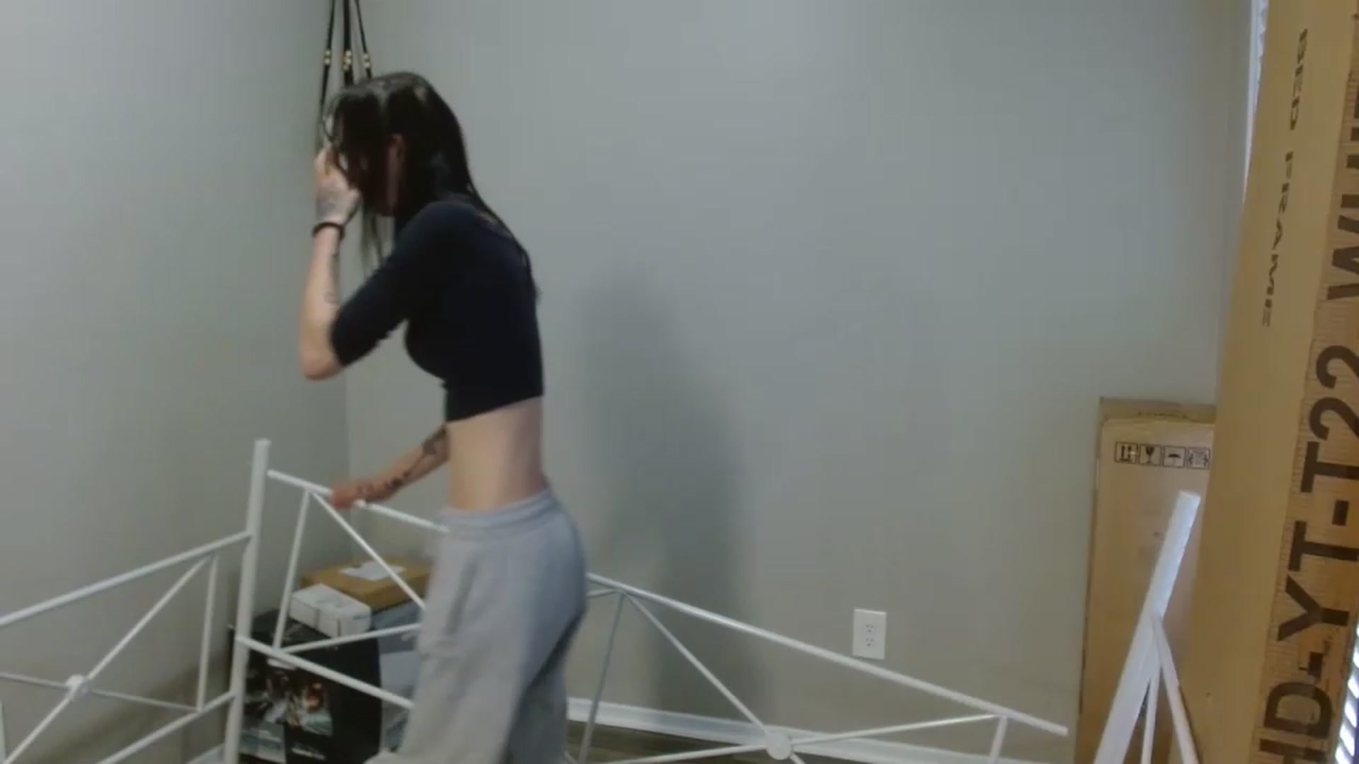 Gallery image thumbnail from Jadelinn's myfreecams stream on, 11/16/2022, 16:23 image 7 of 20
