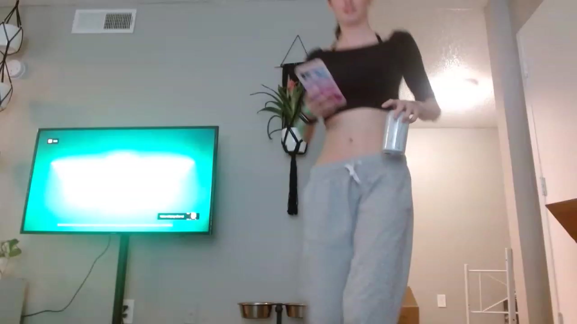 Gallery image thumbnail from Jadelinn's myfreecams stream on, 11/16/2022, 20:35 image 19 of 20