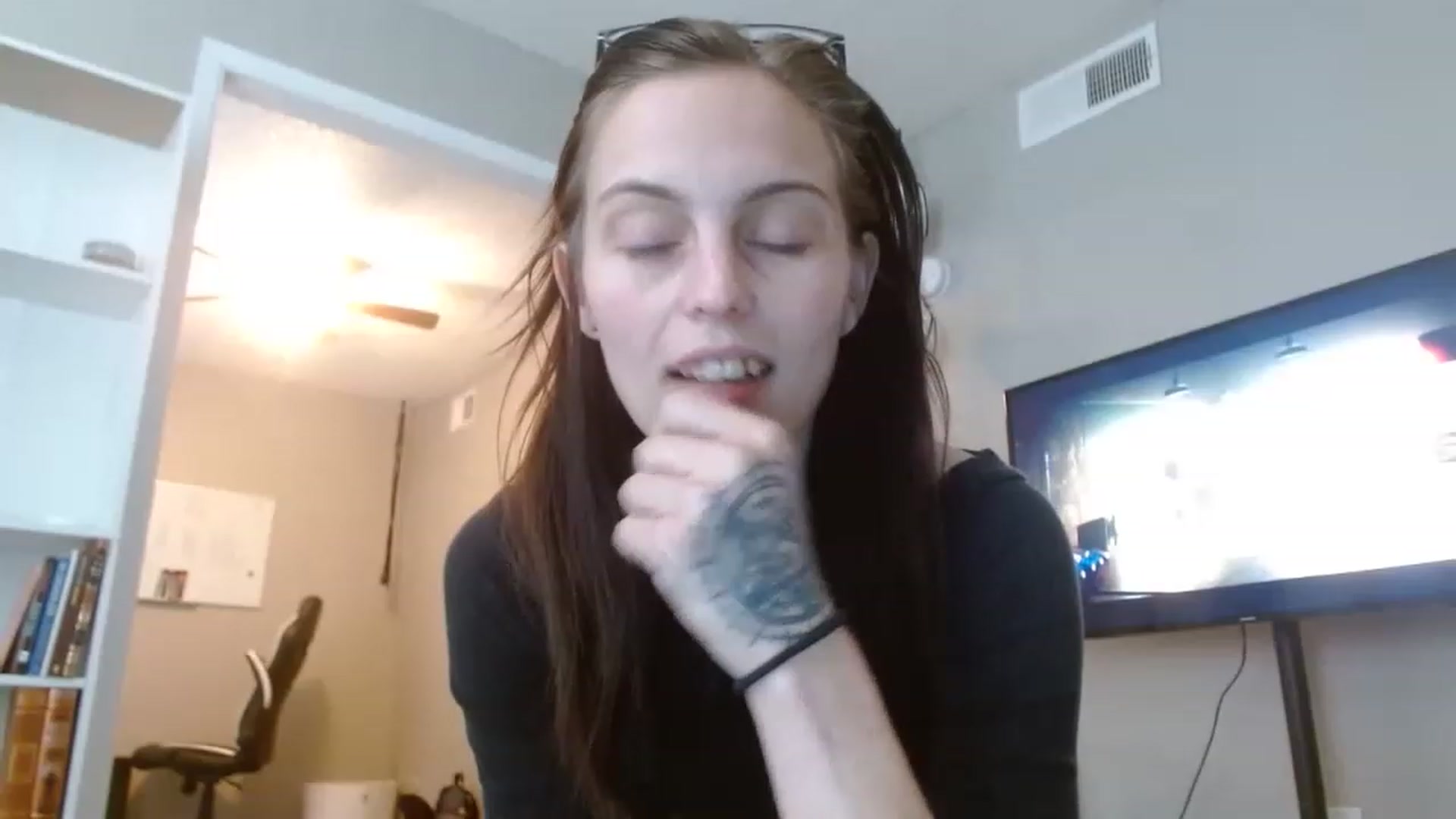 Gallery image thumbnail from Jadelinn's myfreecams stream on, 11/16/2022, 20:35 image 16 of 20