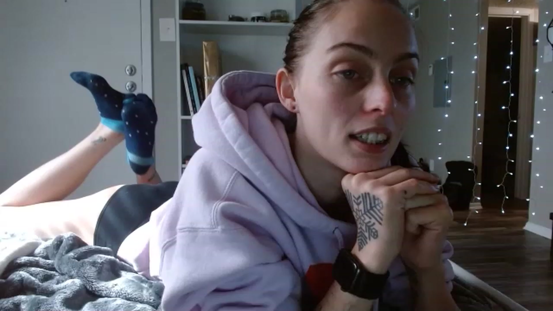 Gallery image thumbnail from Jadelinn's myfreecams stream on, 11/18/2022, 18:21 image 15 of 20