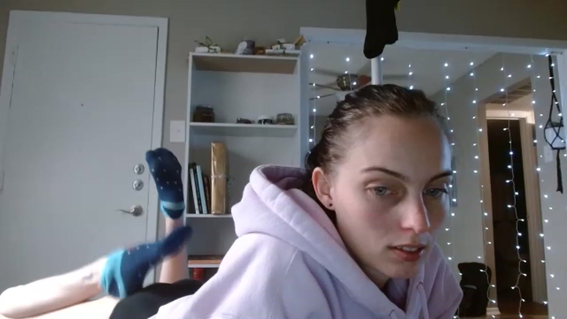 Gallery image thumbnail from Jadelinn's myfreecams stream on, 11/18/2022, 18:21 image 14 of 20