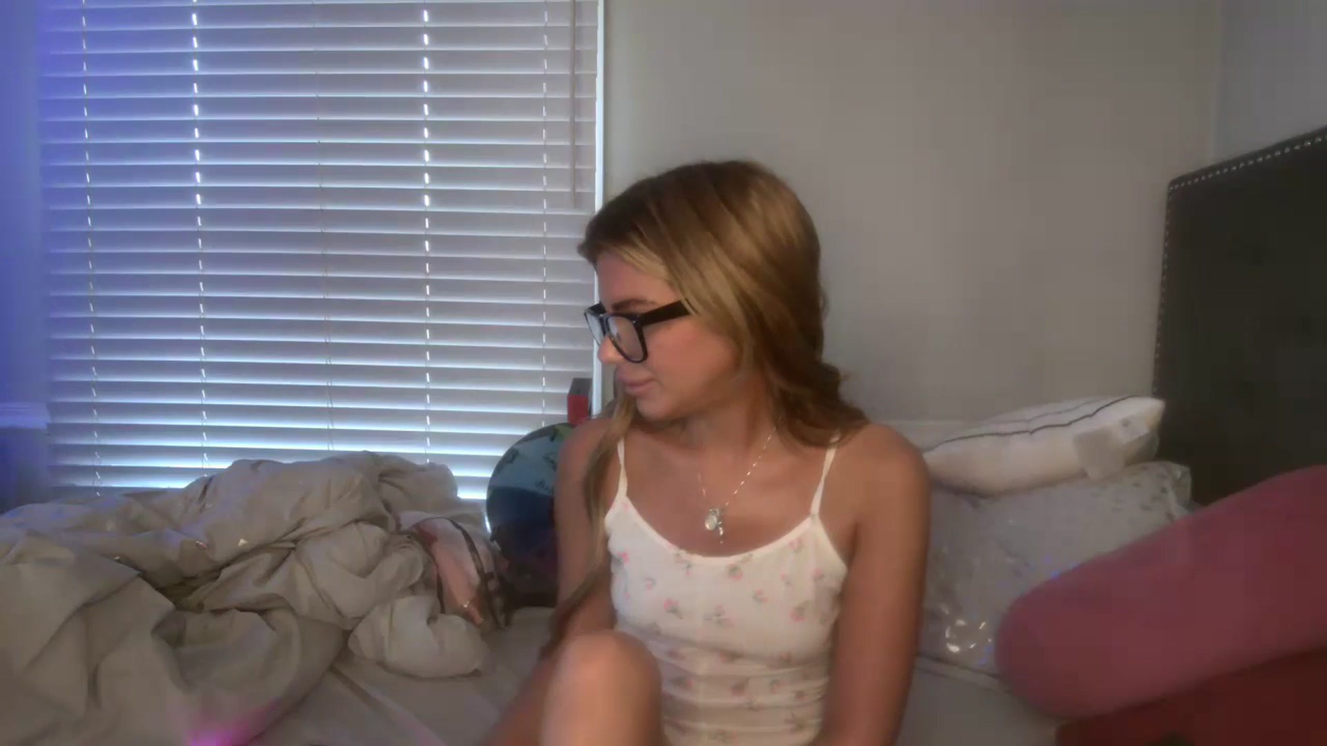 Gallery image thumbnail from Jadenicolle's myfreecams stream on, 01/03/2025, 12:52 image 4 of 20