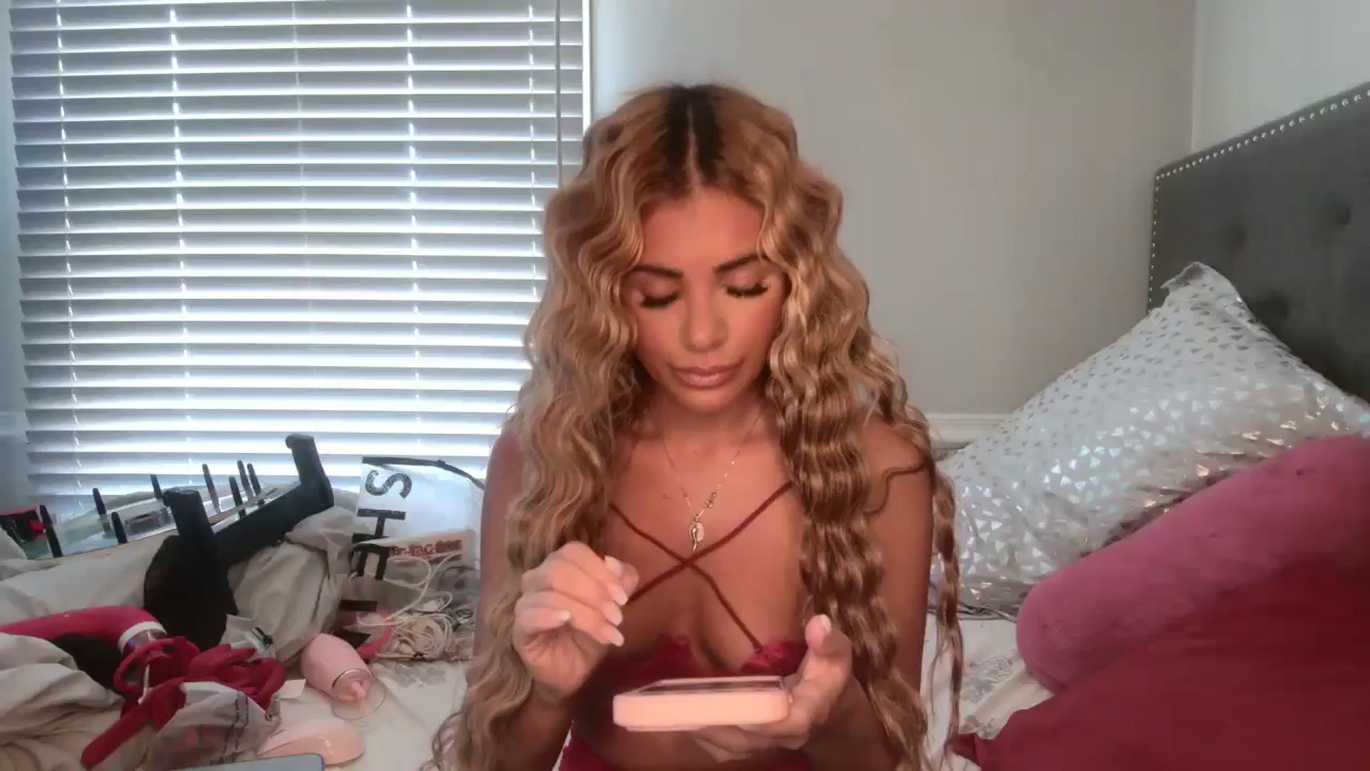 Gallery image thumbnail from Jadenicolle's myfreecams stream on, 01/07/2025, 15:32 image 1 of 20