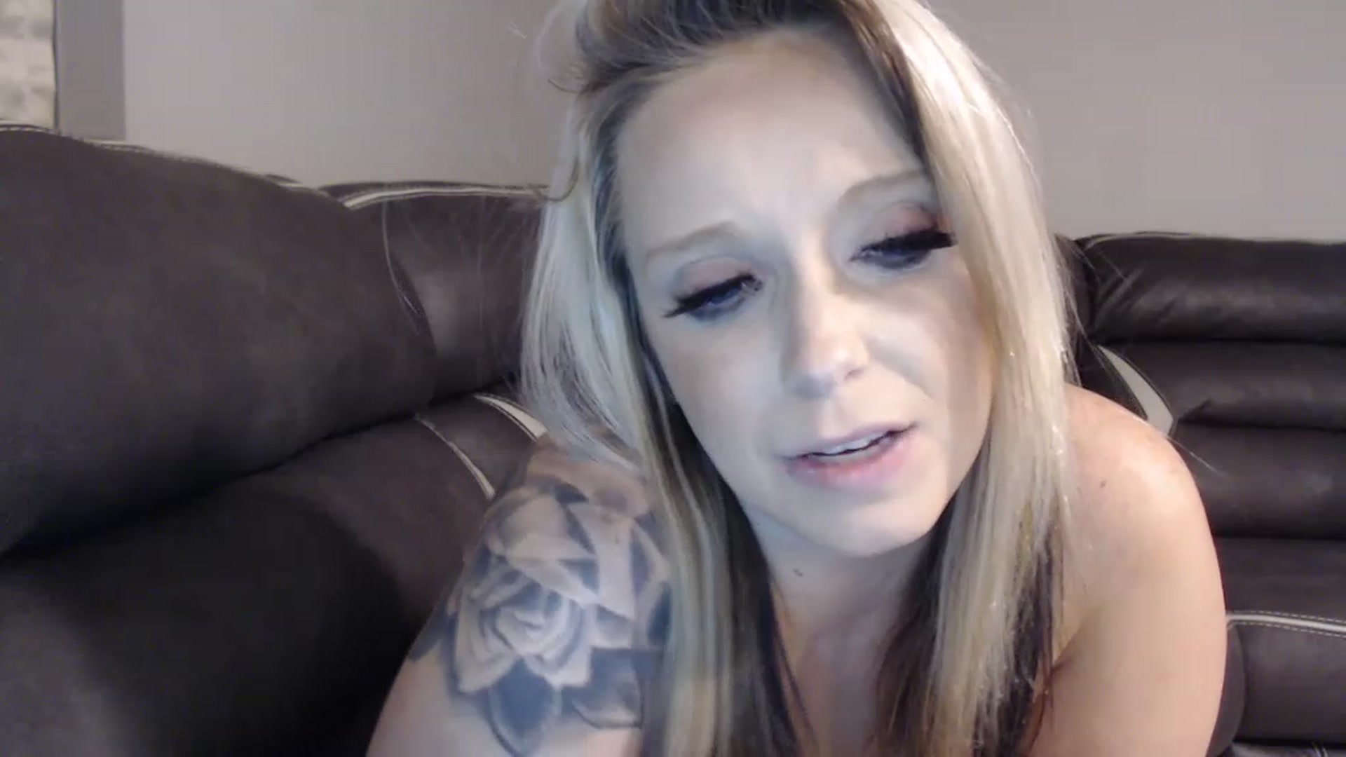 Gallery image thumbnail from JaidenAngel's myfreecams stream on, 11/17/2022, 03:00 image 16 of 20