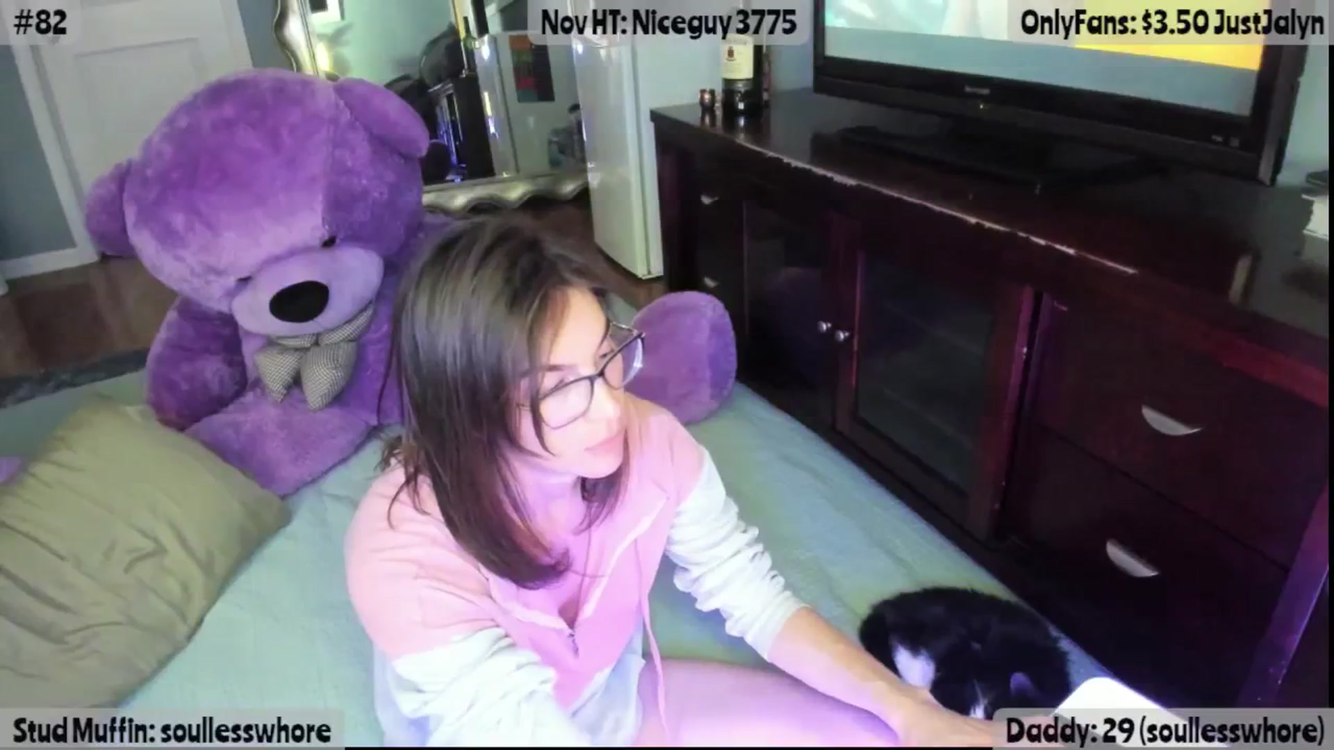 Gallery image thumbnail from Jalyn's myfreecams stream on, 11/06/2025, 03:25 image 8 of 20