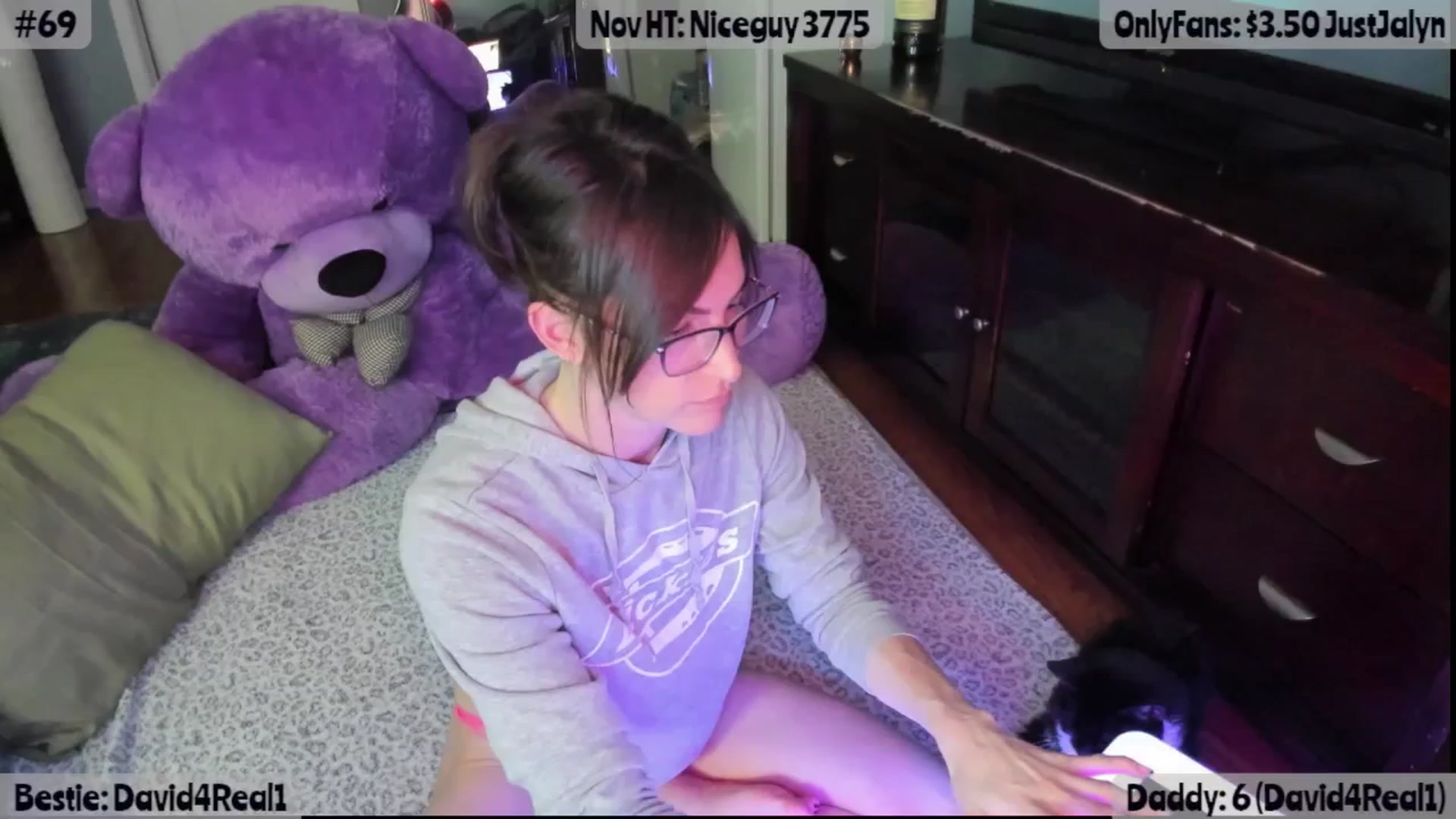 Gallery image thumbnail from Jalyn's myfreecams stream on, 11/07/2025, 24:22 image 17 of 20
