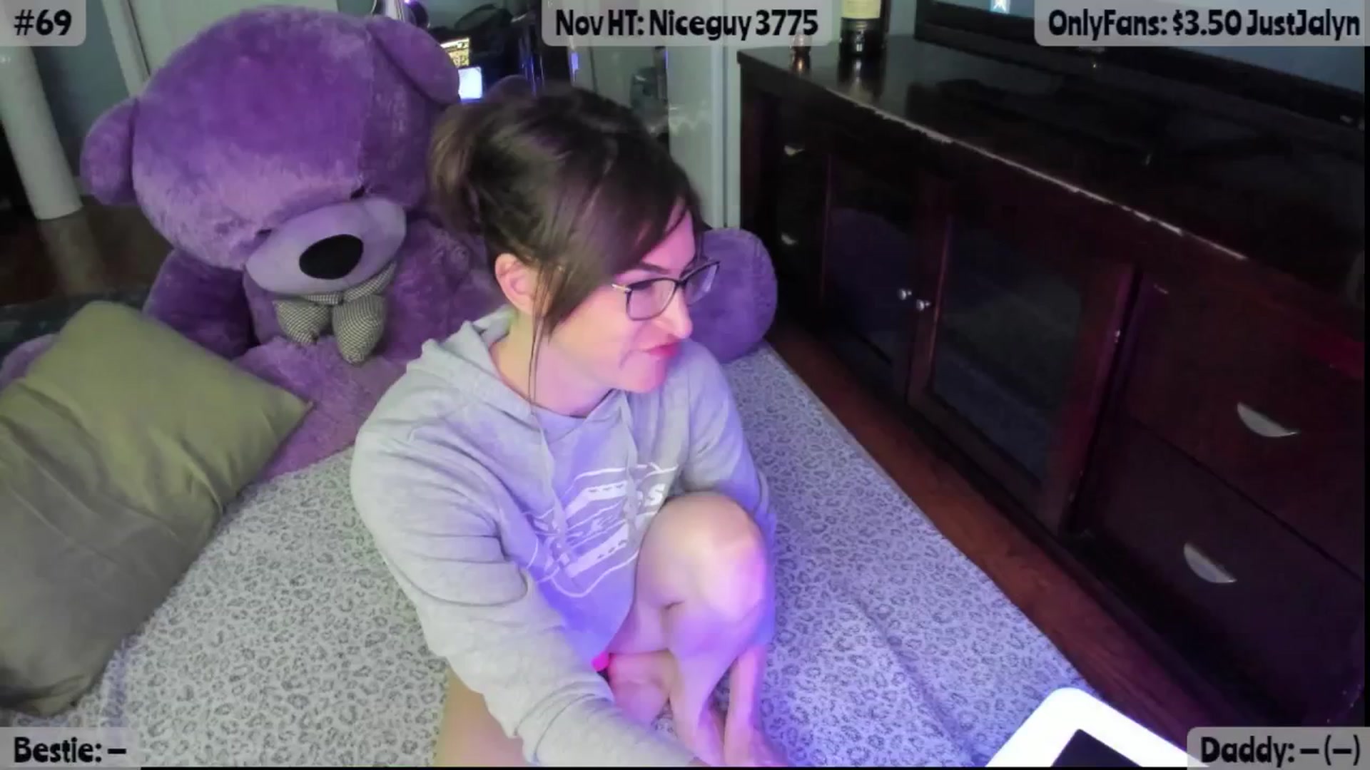 Gallery image thumbnail from Jalyn's myfreecams stream on, 11/07/2025, 24:22 image 5 of 20
