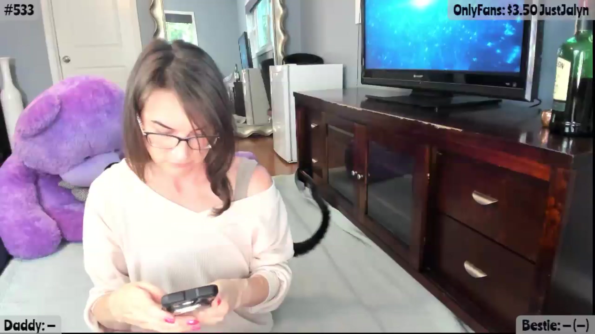 Gallery image thumbnail from Jalyn's myfreecams stream on, 07/08/2026, 24:01 image 6 of 20