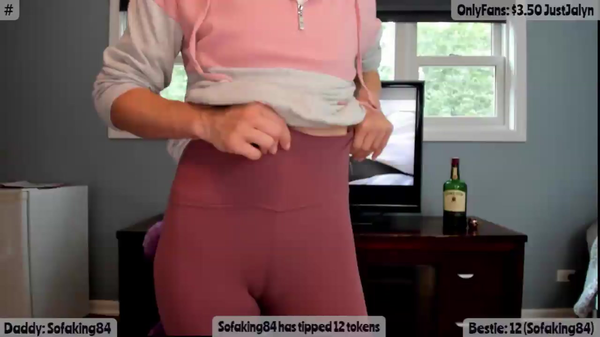 Gallery image thumbnail from Jalyn's myfreecams stream on, 08/01/2026, 17:12 image 8 of 20