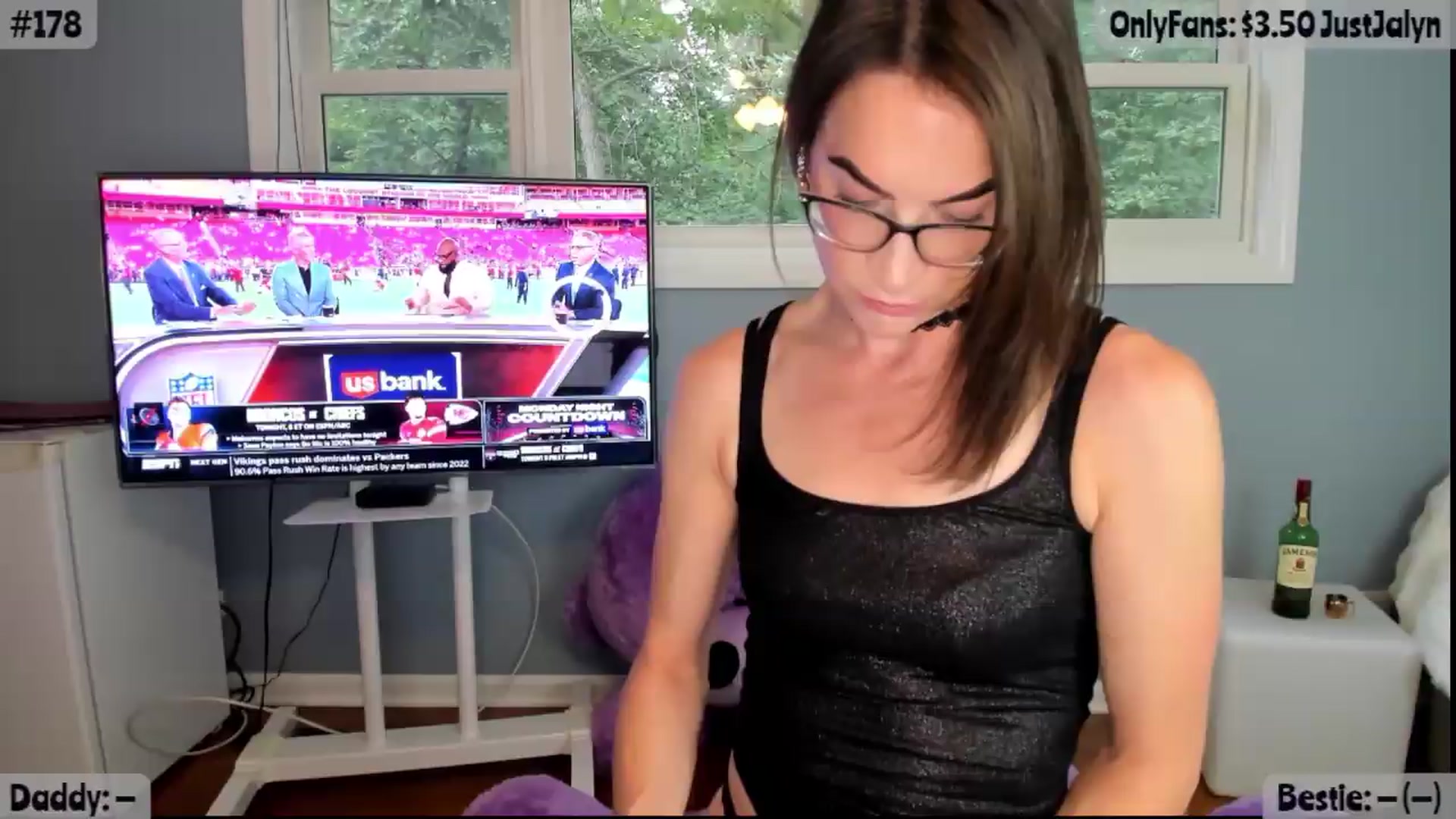 Gallery image thumbnail from Jalyn's myfreecams stream on, 09/15/2026, 02:13 image 1 of 20