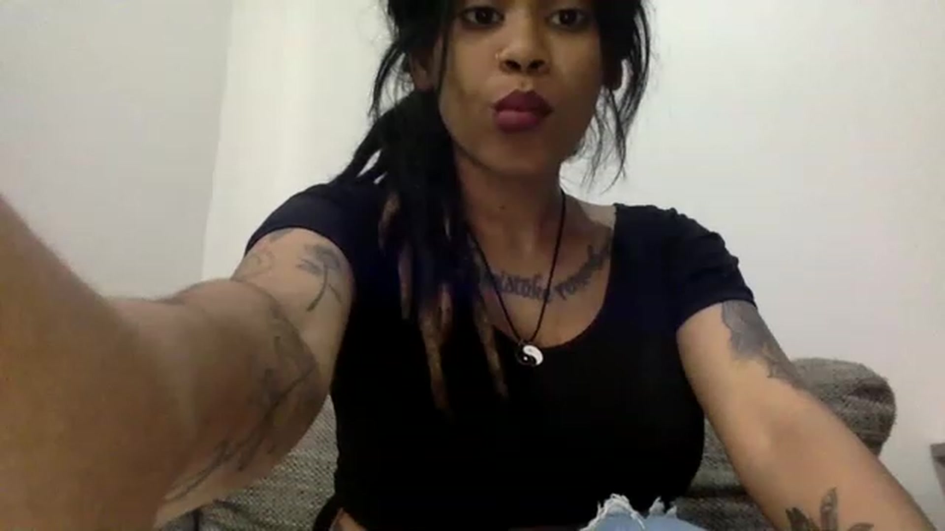 Gallery image thumbnail from Jamaicasex69's myfreecams stream on, 11/28/2022, 09:23 image 7 of 20