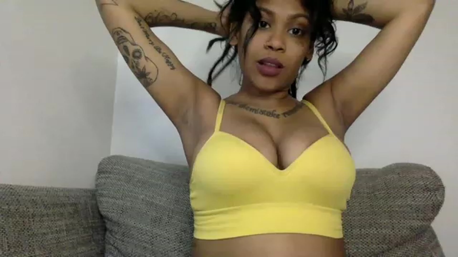 Gallery image thumbnail from Jamaicasex69's myfreecams stream on, 12/01/2022, 14:15 image 3 of 20
