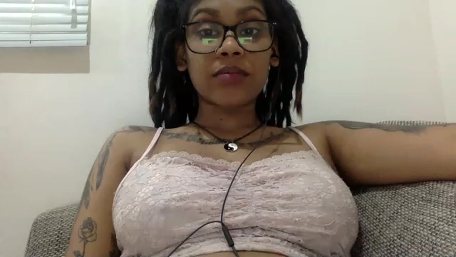 Gallery image thumbnail from Jamaicasex69's myfreecams stream on, 12/06/2022, 12:46 image 5 of 20