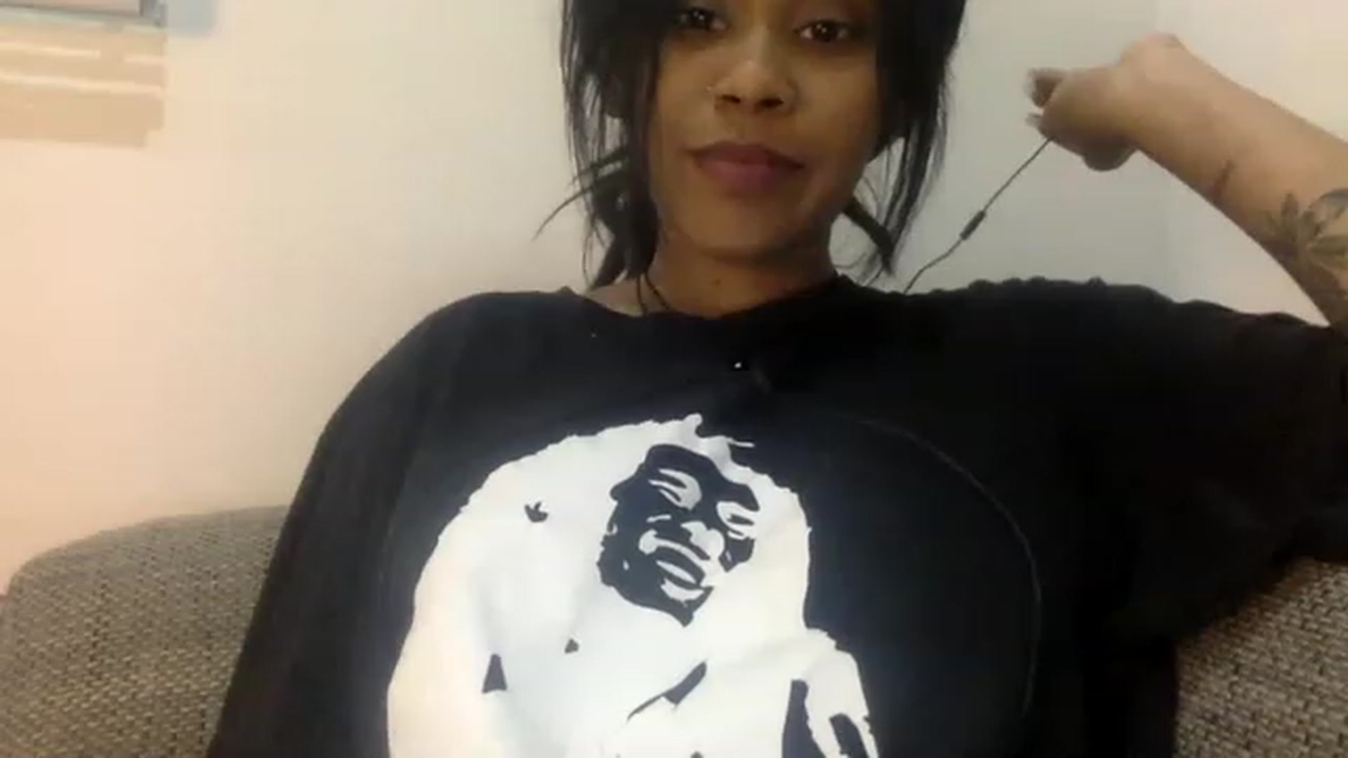 Gallery image thumbnail from Jamaicasex69's myfreecams stream on, 12/16/2022, 14:01 image 17 of 20