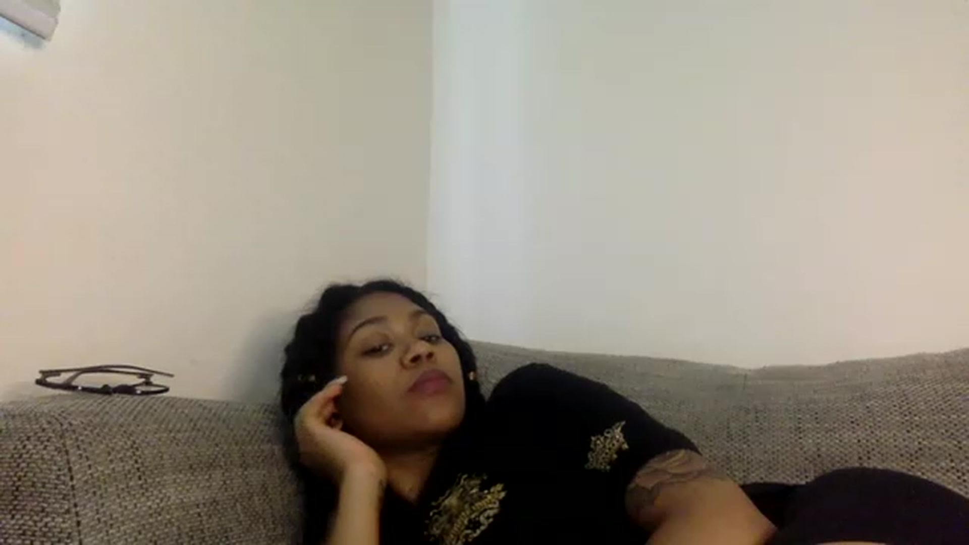 Gallery image thumbnail from Jamaicasex69's myfreecams stream on, 12/17/2022, 11:38 image 14 of 20
