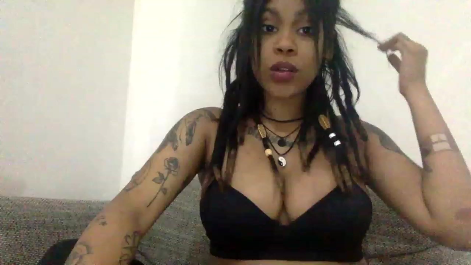 Gallery image thumbnail from Jamaicasex69's myfreecams stream on, 01/03/2023, 09:48 image 13 of 20