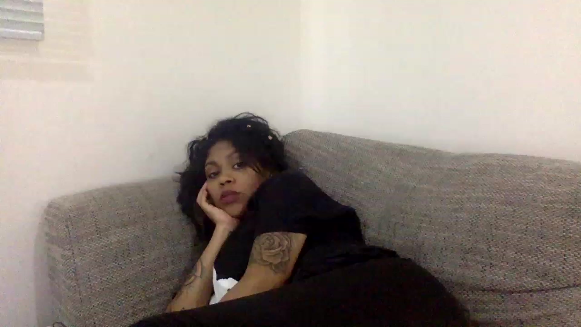 Gallery image thumbnail from Jamaicasex69's myfreecams stream on, 01/03/2023, 14:26 image 18 of 20