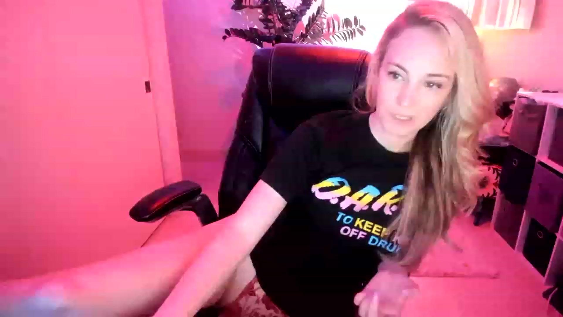Gallery image thumbnail from JaneAllDay's myfreecams stream on, 12/02/2022, 06:52 image 12 of 20