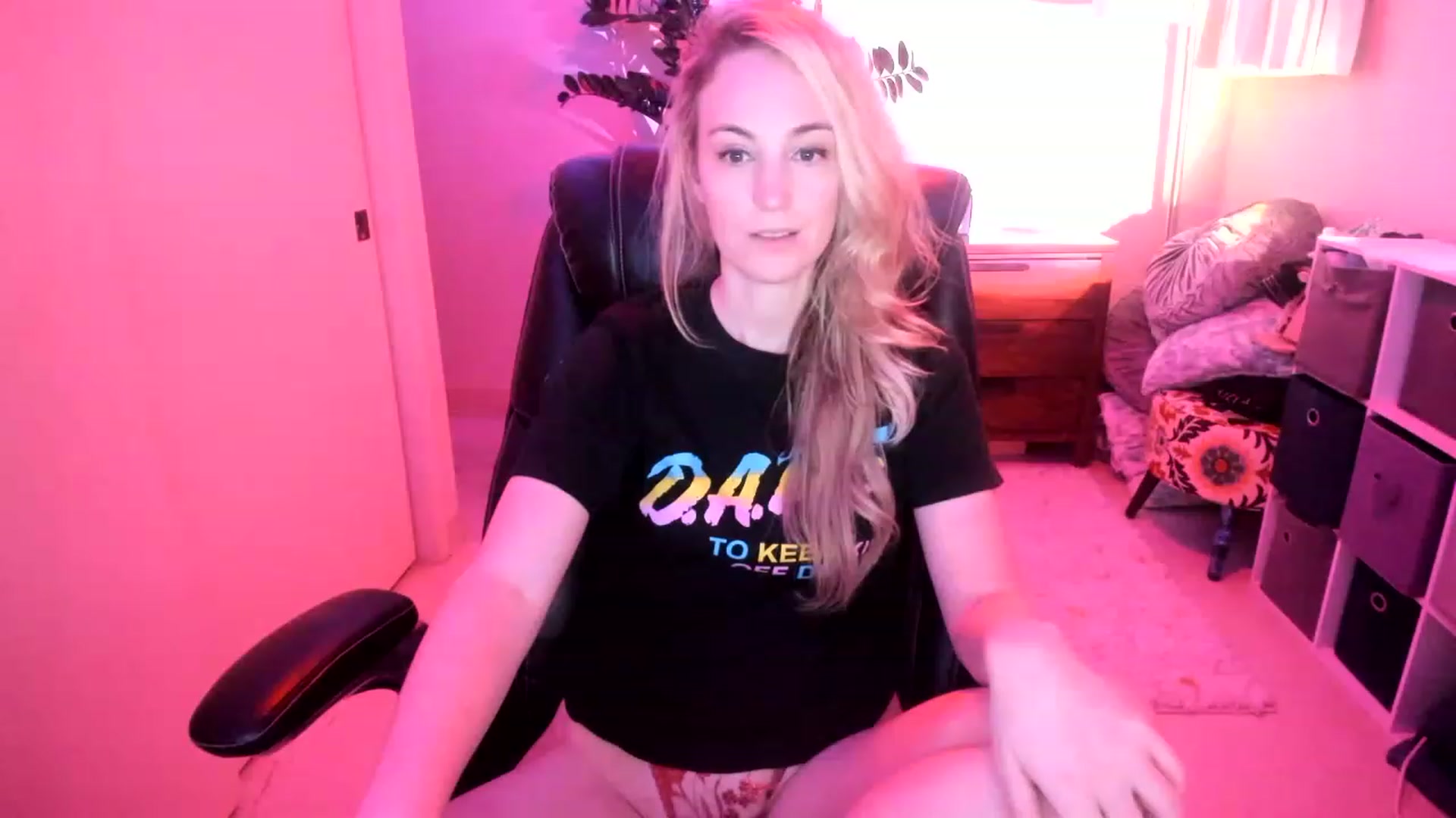 Gallery image thumbnail from JaneAllDay's myfreecams stream on, 12/02/2022, 06:52 image 10 of 20