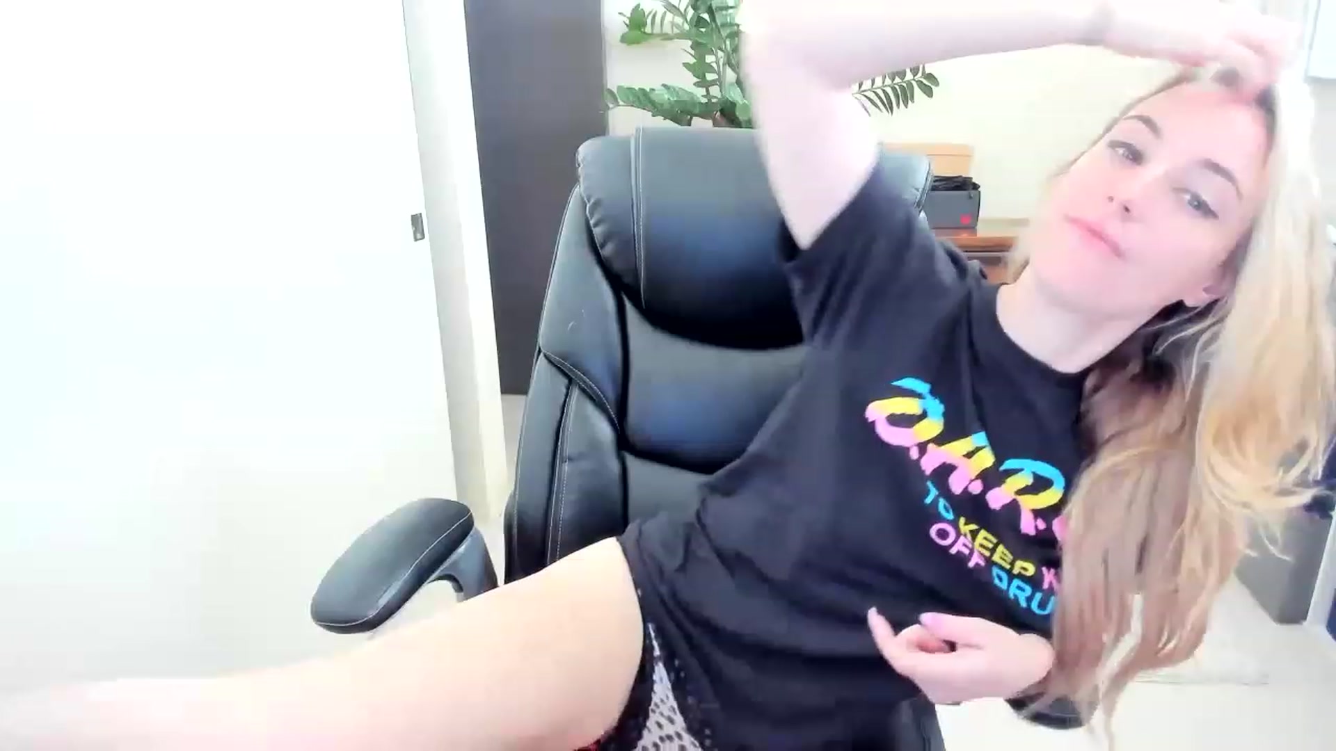 Gallery image thumbnail from JaneAllDay's myfreecams stream on, 12/02/2022, 21:41 image 16 of 20