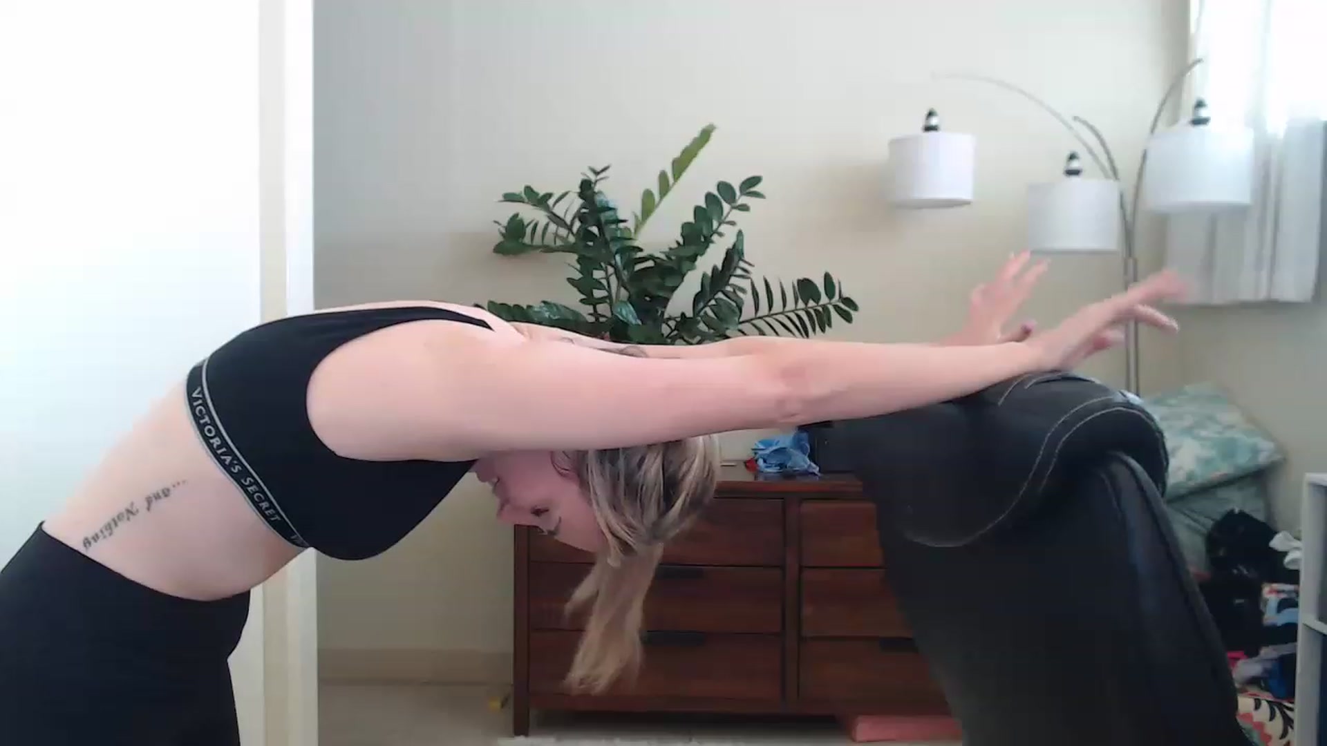 Gallery image thumbnail from JaneAllDay's myfreecams stream on, 12/06/2022, 21:45 image 19 of 20