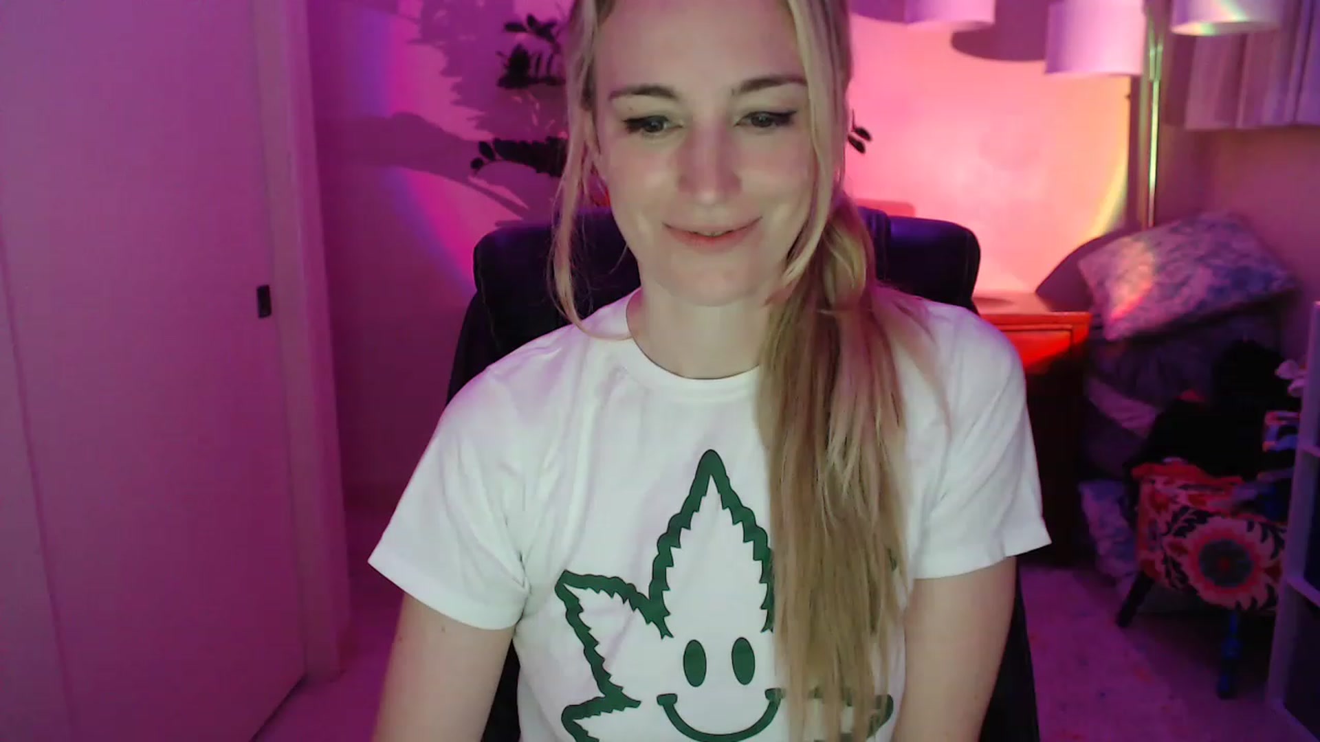 Gallery image thumbnail from JaneAllDay's myfreecams stream on, 12/07/2022, 07:02 image 13 of 20