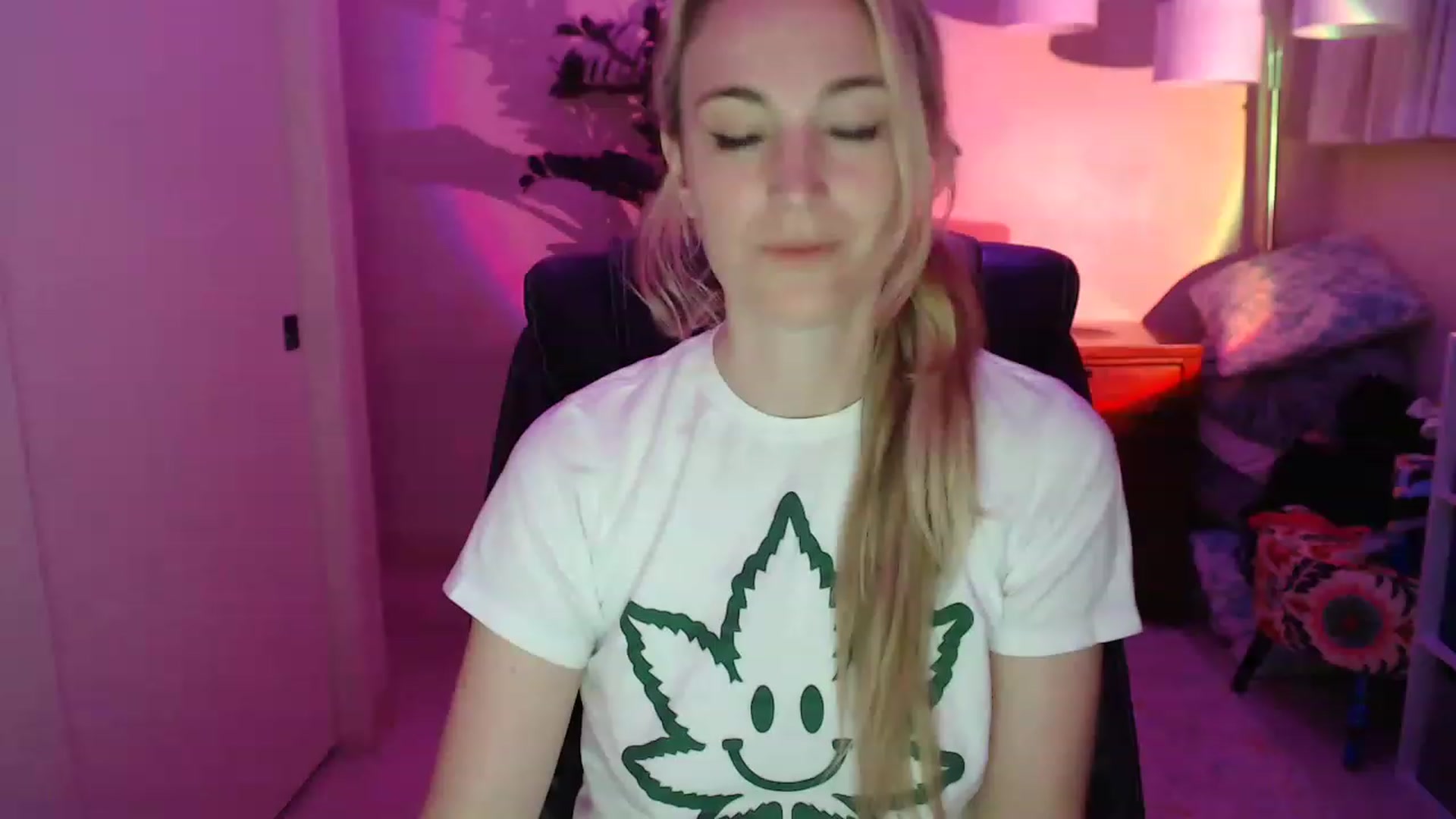 Gallery image thumbnail from JaneAllDay's myfreecams stream on, 12/07/2022, 07:02 image 20 of 20