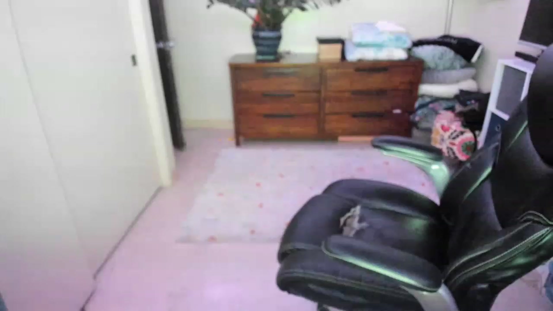 Gallery image thumbnail from JaneAllDay's myfreecams stream on, 12/23/2022, 05:40 image 19 of 20