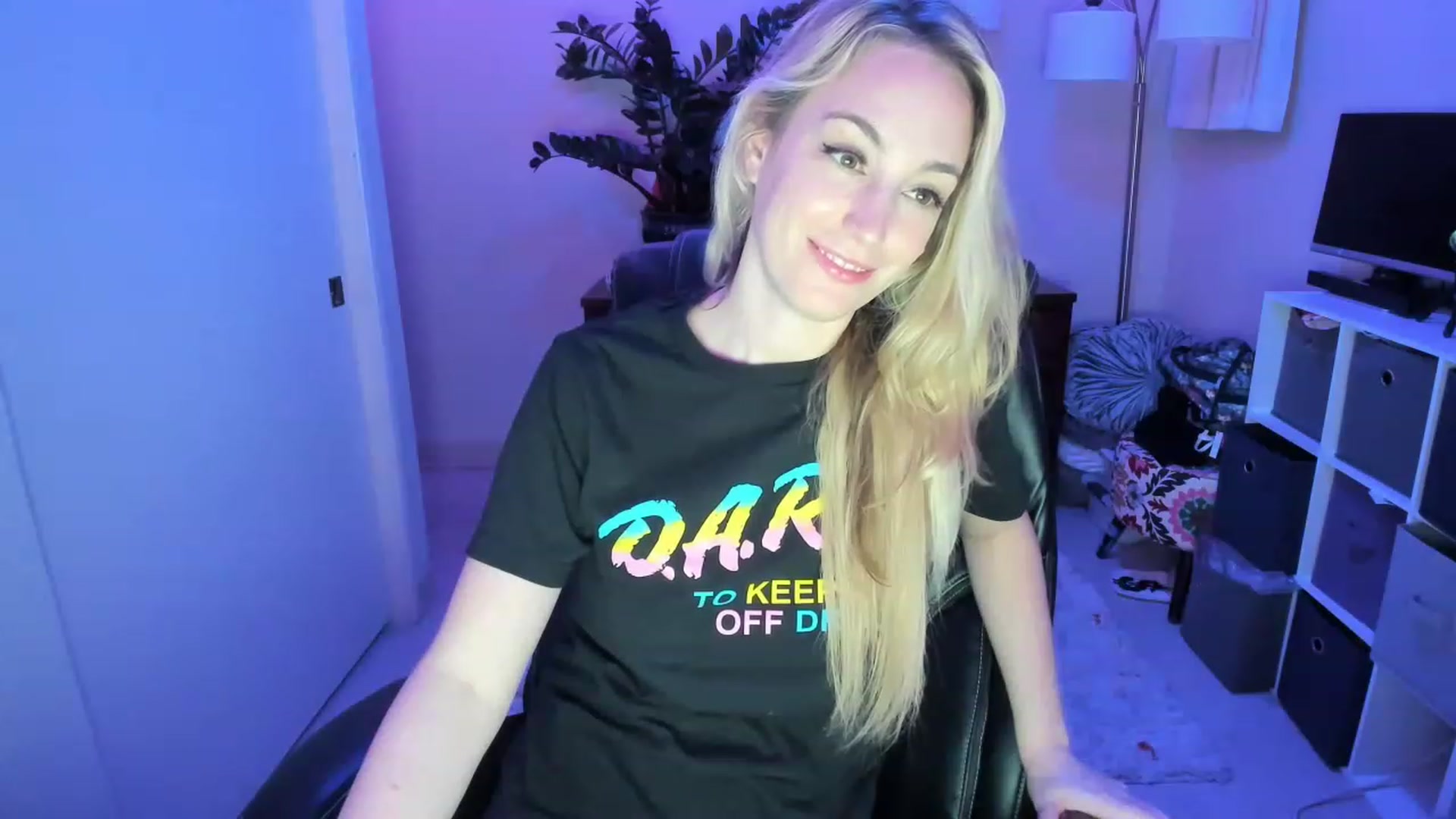 Gallery image thumbnail from JaneAllDay's myfreecams stream on, 12/30/2022, 06:01 image 13 of 20