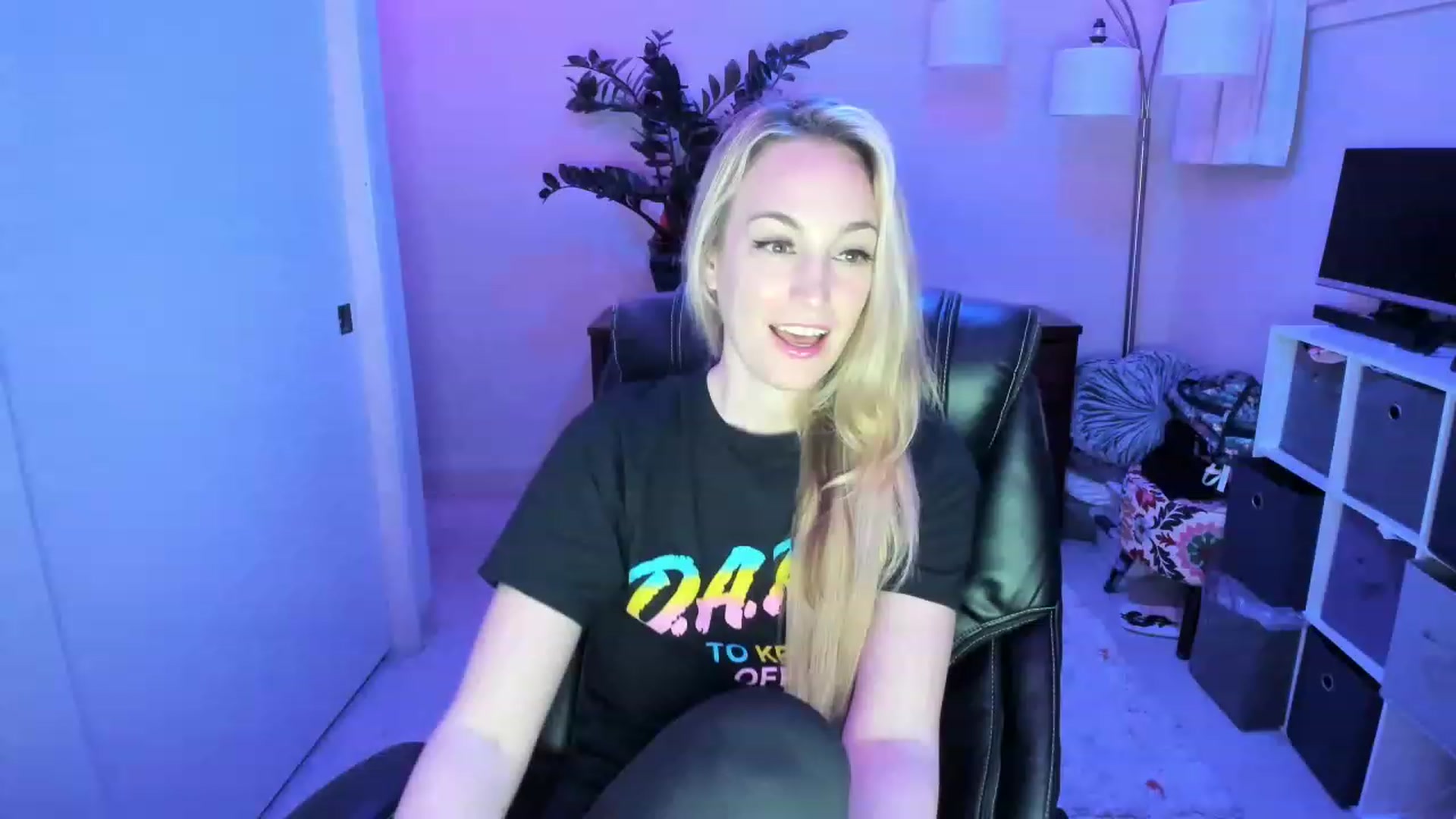 Gallery image thumbnail from JaneAllDay's myfreecams stream on, 12/30/2022, 06:01 image 3 of 20
