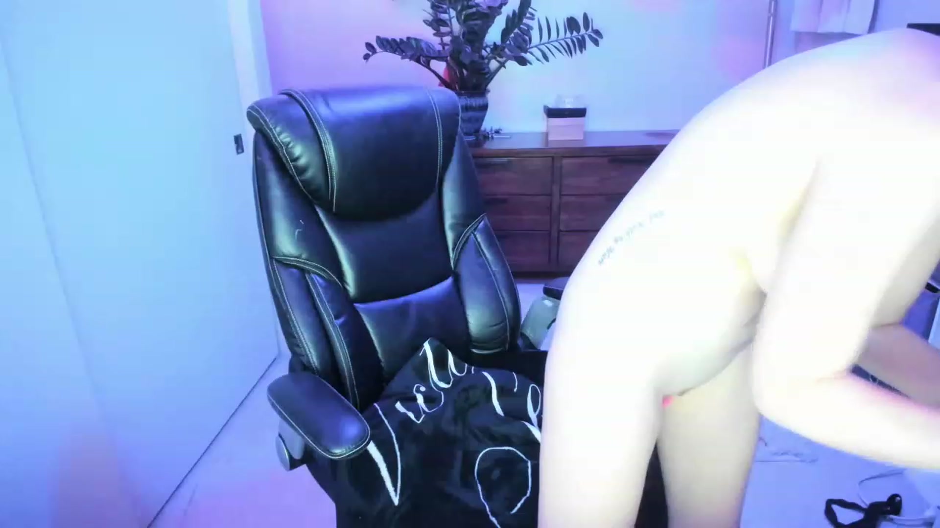 Gallery image thumbnail from JaneAllDay's myfreecams stream on, 12/31/2022, 09:02 image 19 of 20