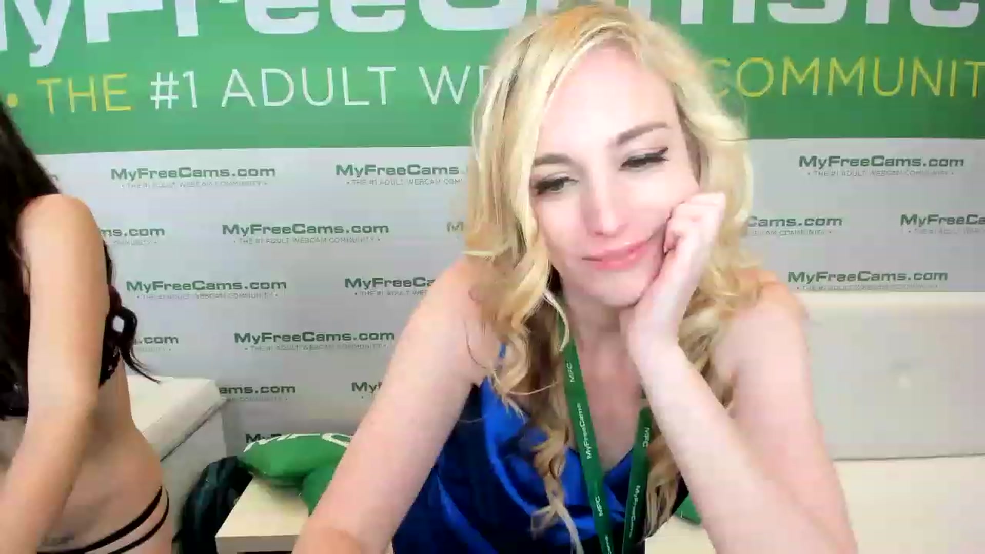 Gallery image thumbnail from JaneAllDay's myfreecams stream on, 01/05/2023, 01:39 image 9 of 20