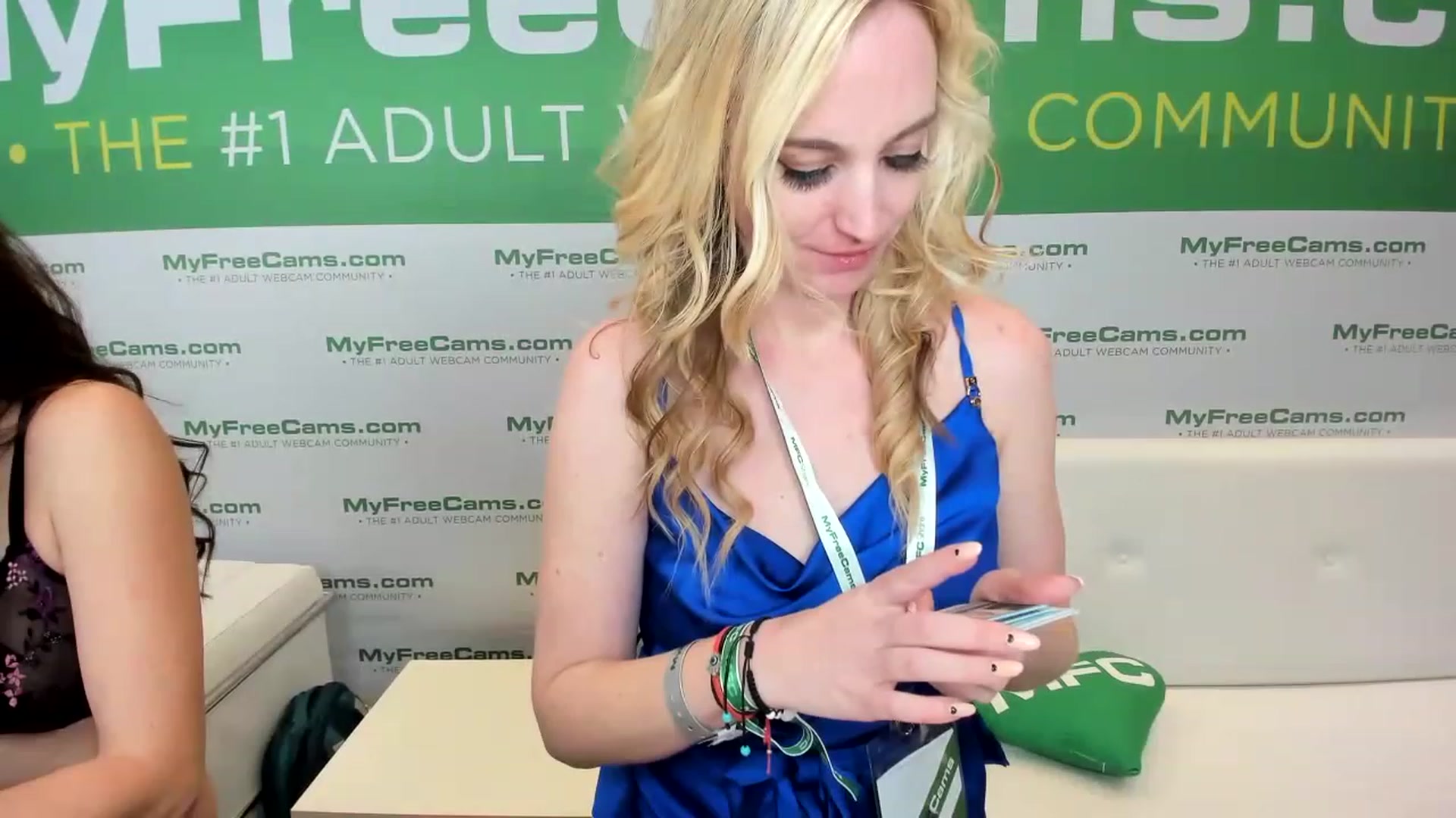 Gallery image thumbnail from JaneAllDay's myfreecams stream on, 01/05/2023, 02:59 image 11 of 20