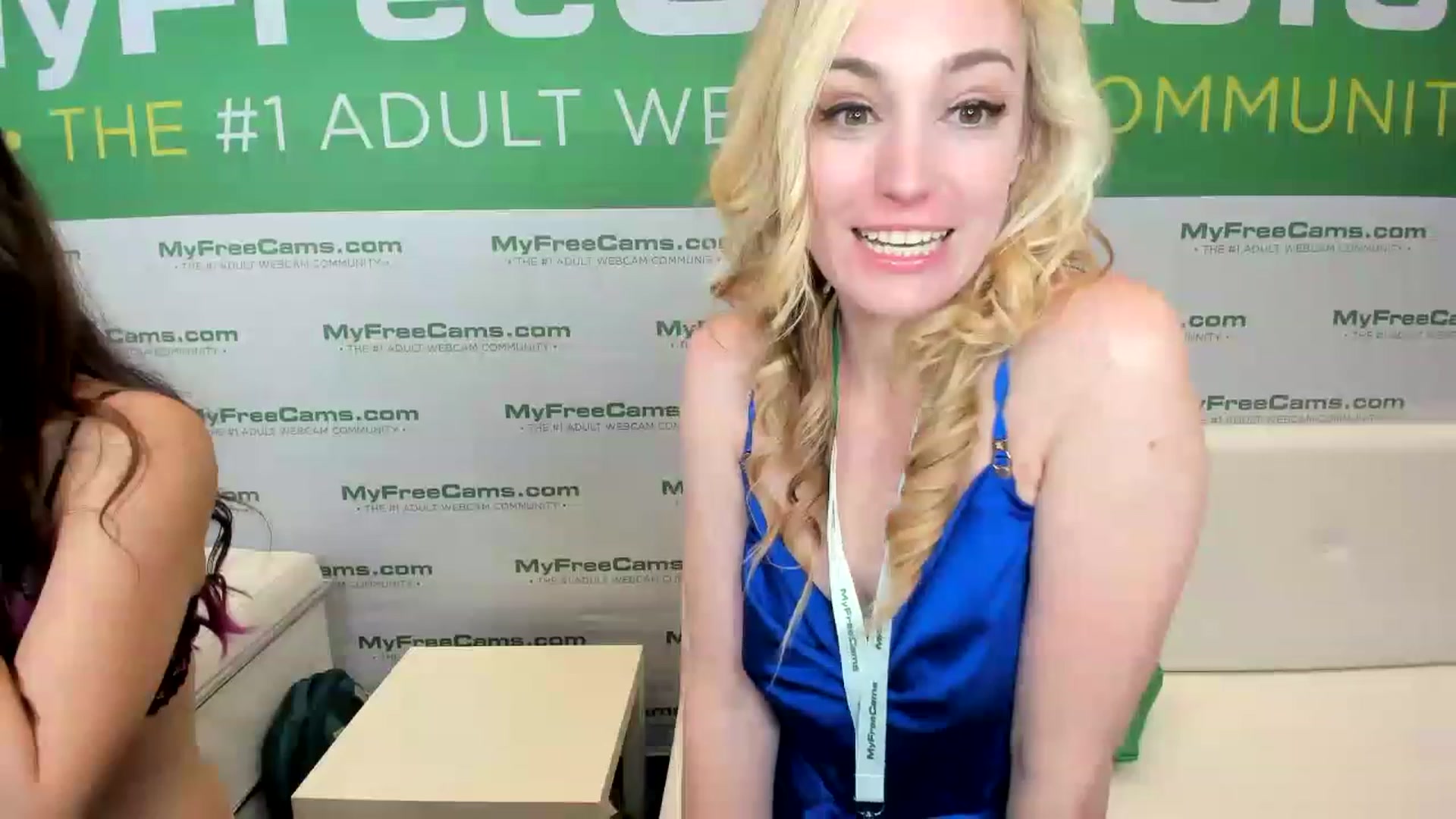 Gallery image thumbnail from JaneAllDay's myfreecams stream on, 01/05/2023, 02:59 image 3 of 20