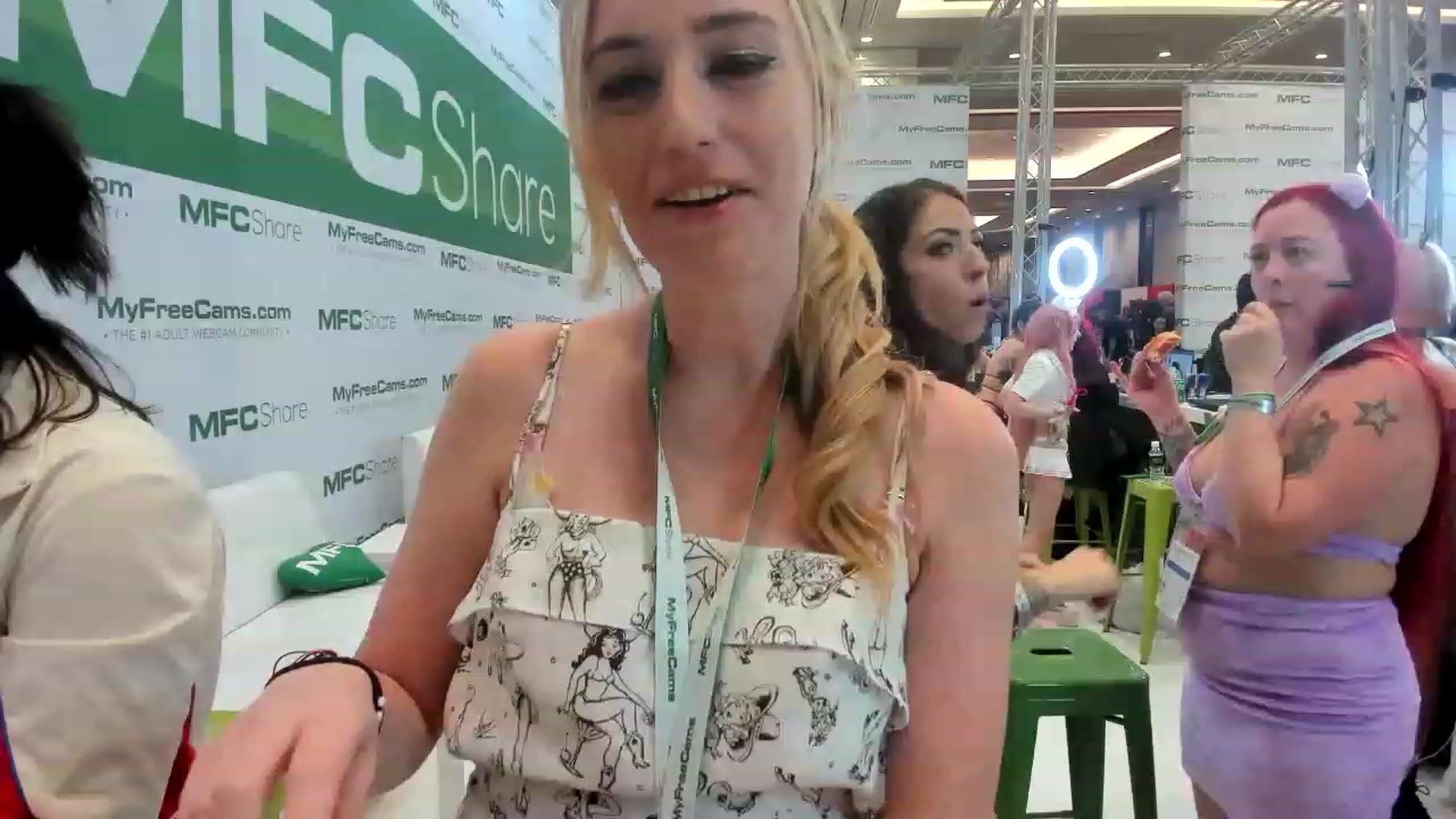 Gallery image thumbnail from JaneAllDay's myfreecams stream on, 01/06/2023, 24:08 image 12 of 20
